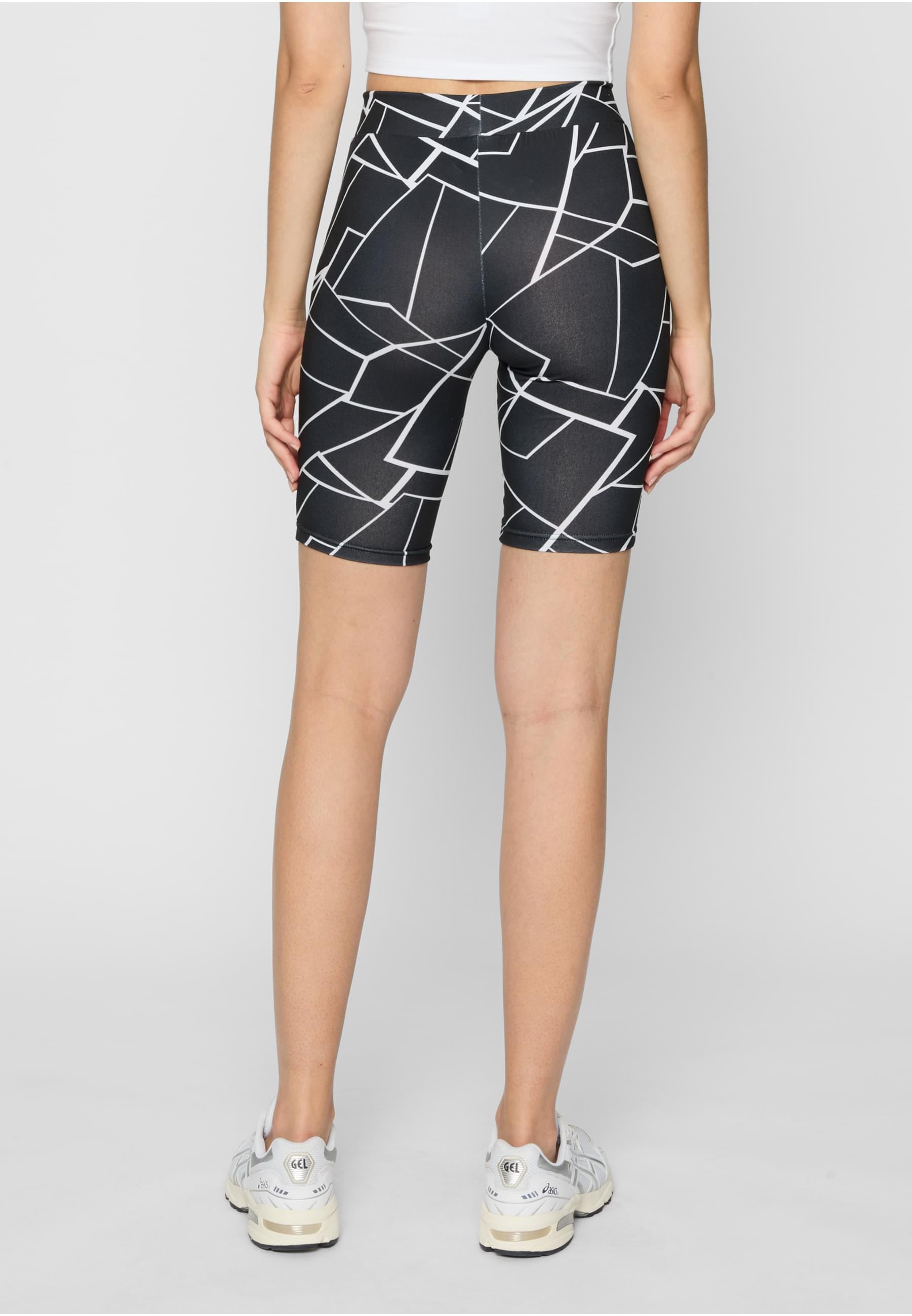URBAN CLASSICS Stoffhose »Urban Classics Damen Ladies AOP Cycle Shorts 2-Pack«, (1 tlg.)