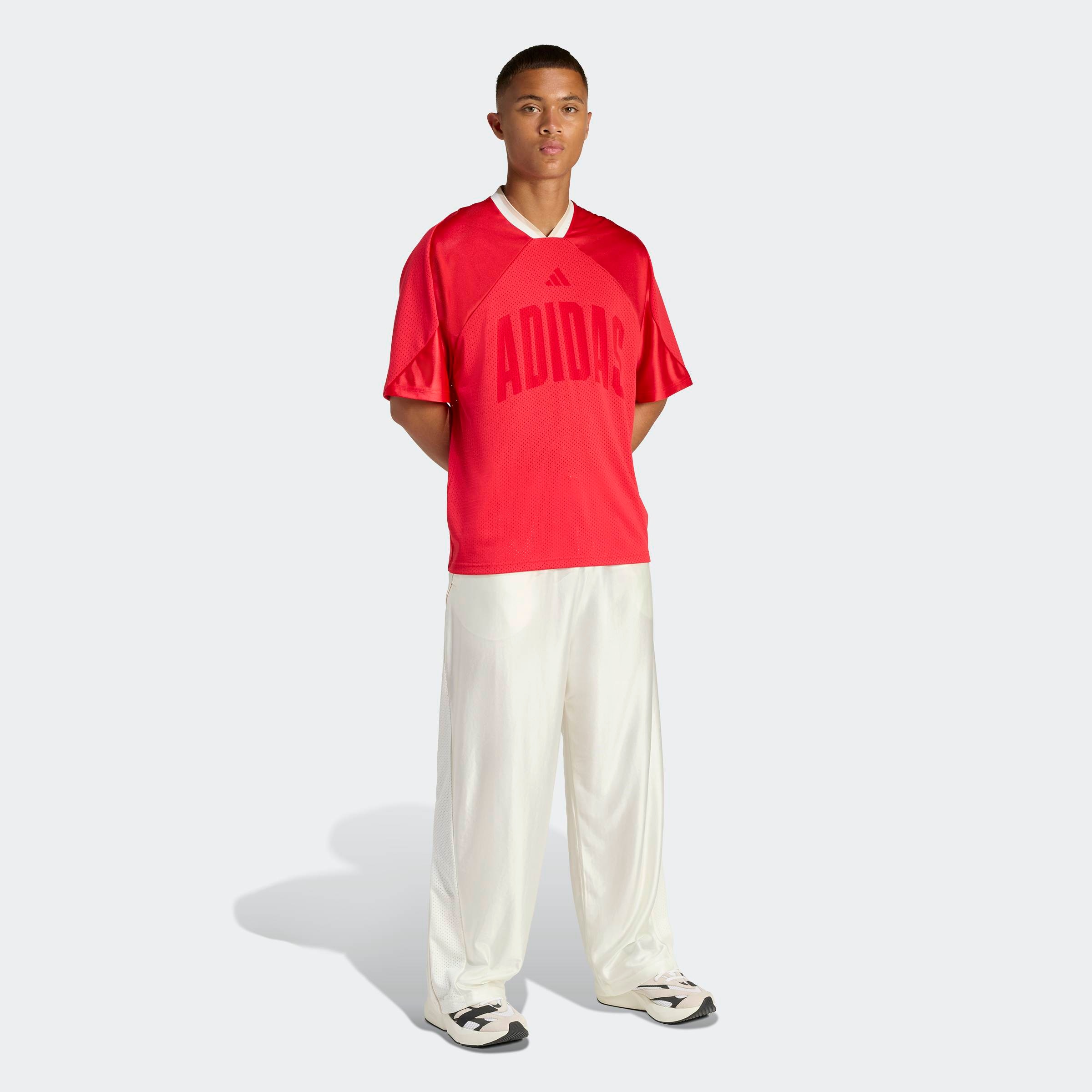 adidas Sportswear T-Shirt »STADIUM GRAPHIC MESH« lockerer Schnitt, mit V-Ausschnitt, mit auffälliger Grafik