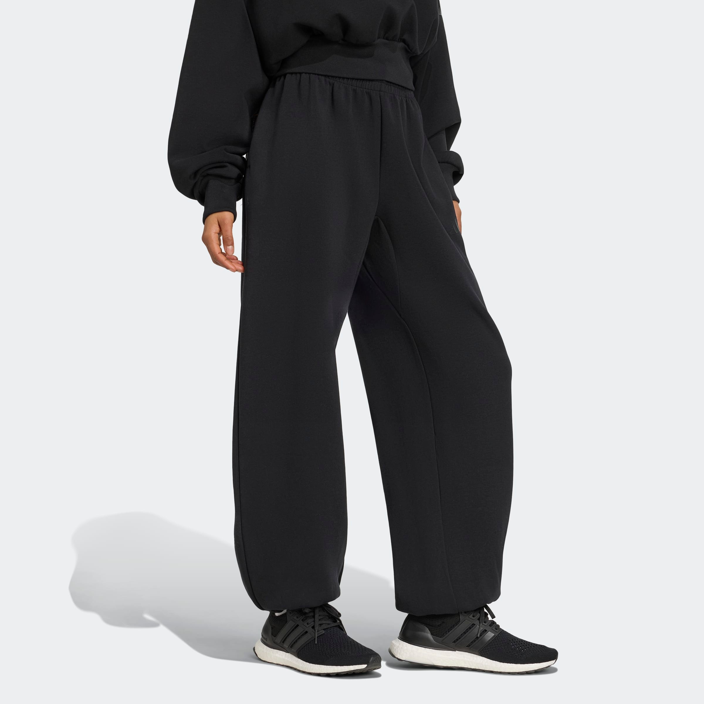 adidas Sportswear Sporthose »SOFT LUX, LOCKER GESCHNITTEN«  lockerer Schnitt, für Laufen und sportliche Aktivitäten