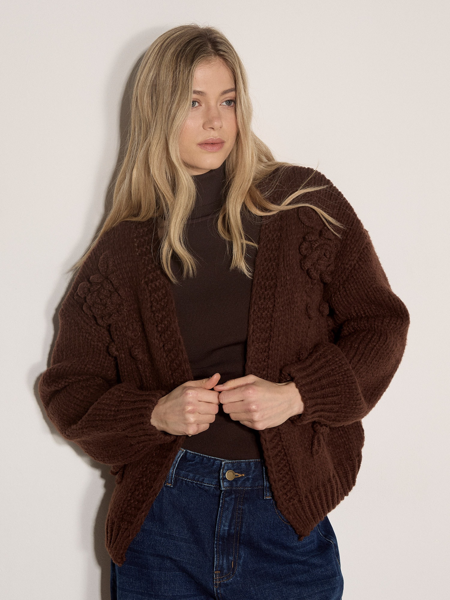 Apricot Cardigan »Cardigan mit Rosenapplikation« mit Häkelverzierung