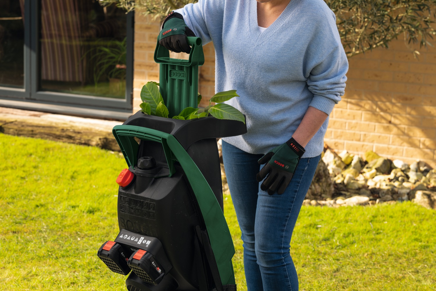 Bosch Home & Garden Häcksler "UniversalShredder 2x18V-25" günstig online kaufen