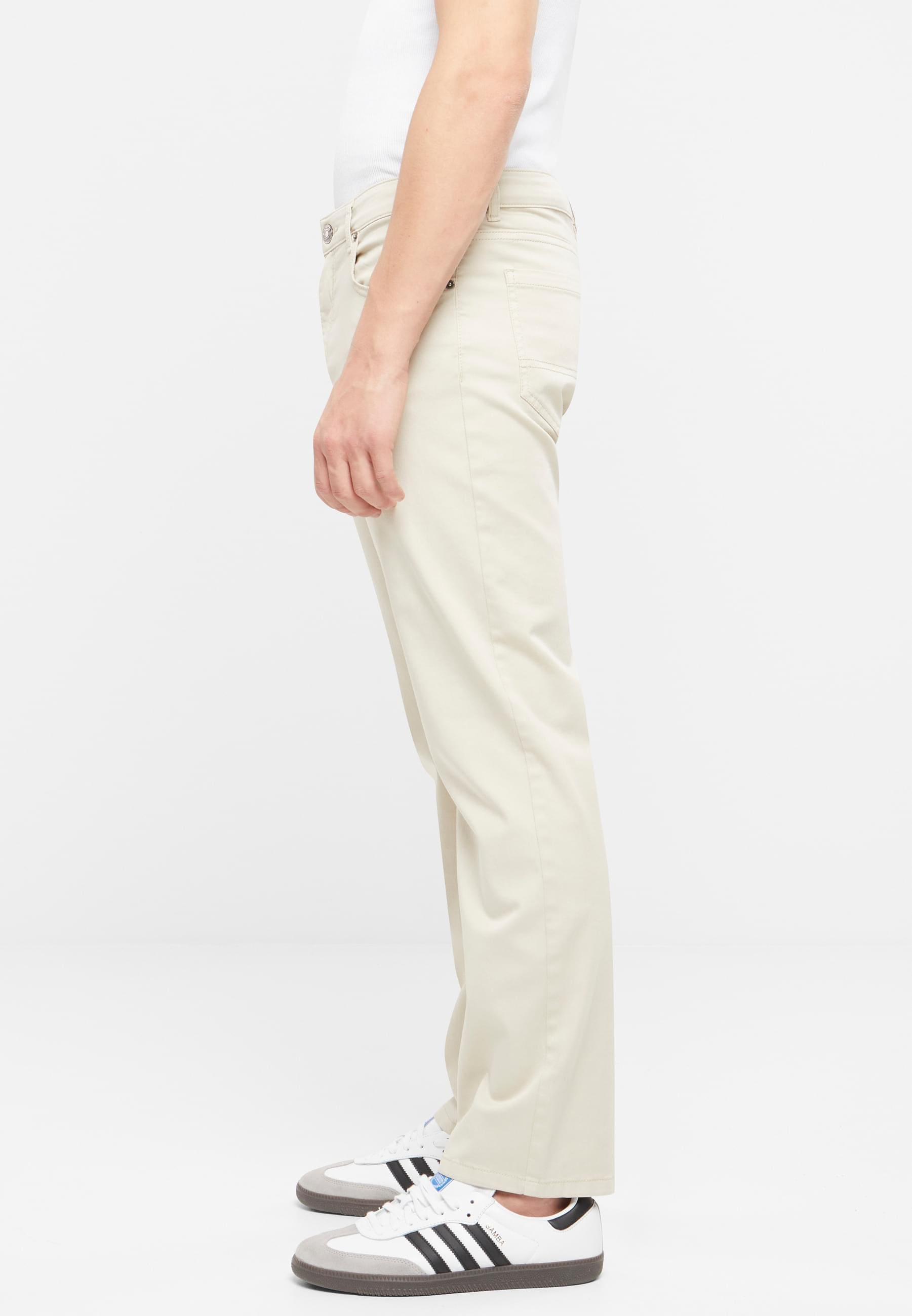 URBAN CLASSICS Stoffhose »Urban Classics Herren Stretch Twill 5 Pocket Pants«, (1 tlg.)