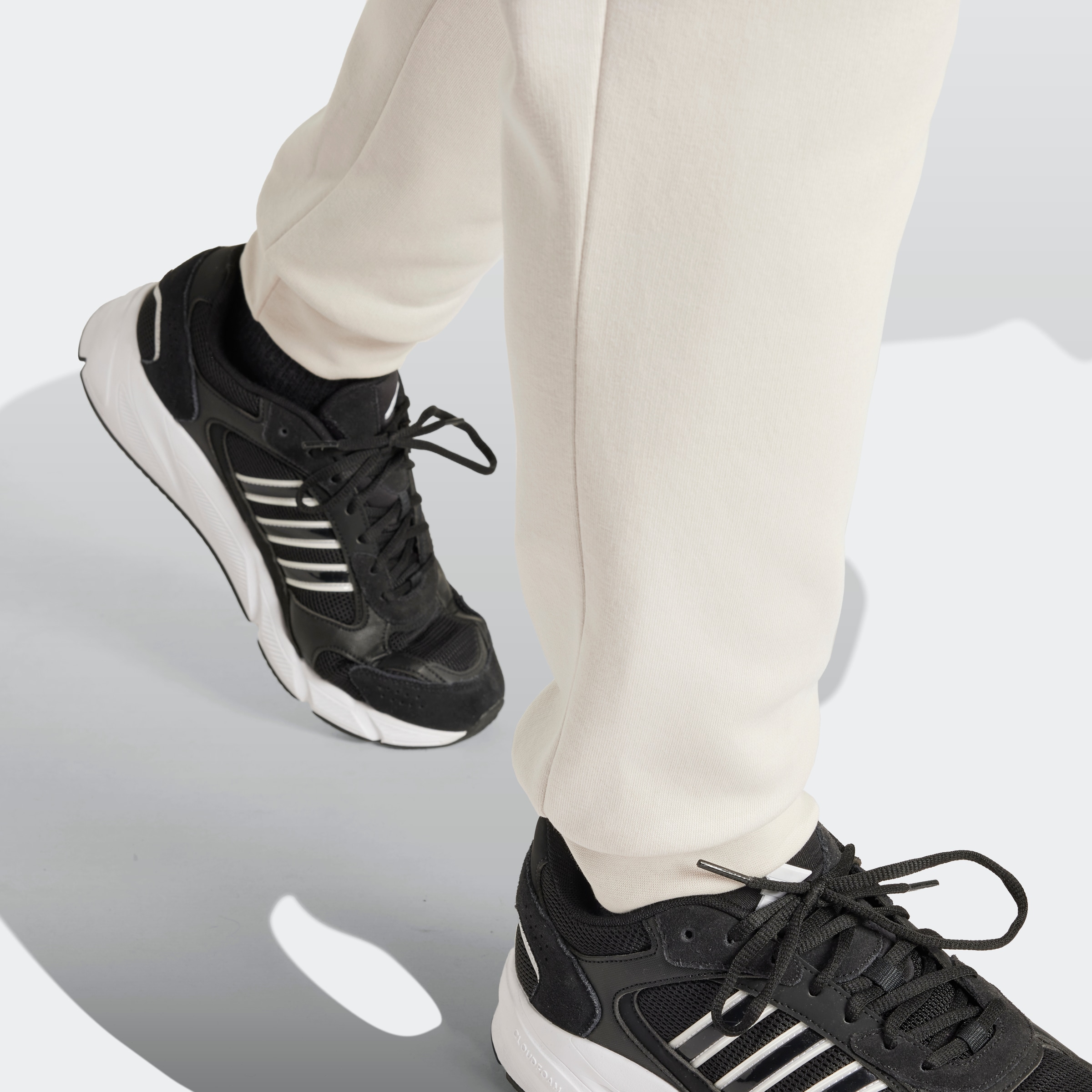 adidas Sportswear Sporthose »ESSENTIALS FLEECE REGULAR TAPERED HOSE«, (1 tlg.)