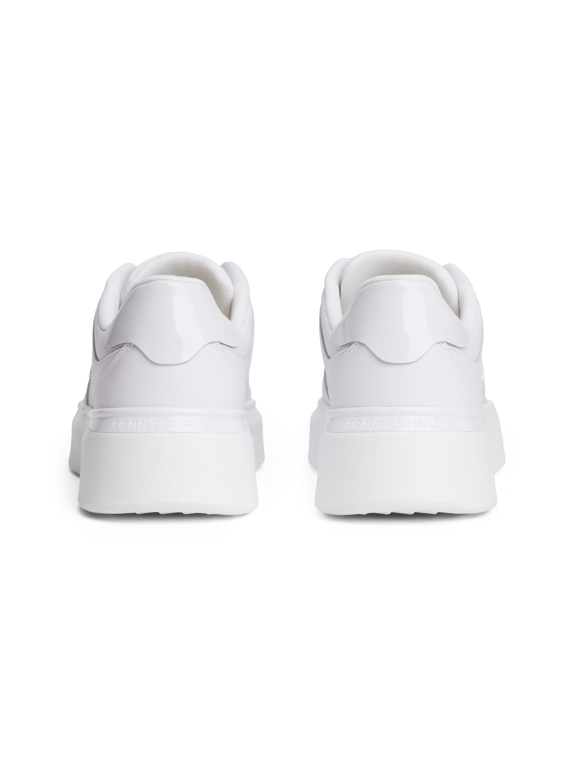 Tommy Hilfiger Plateausneaker »PATENT PLATFORM SNEAKER«, Freizeitschuh, Halbschuh, Schnürschuh mit Ziernähten