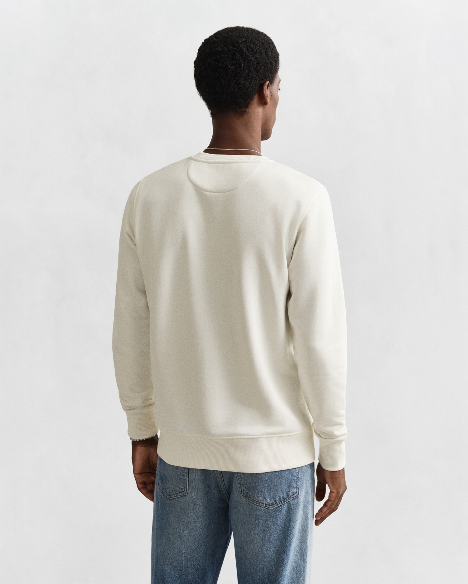 Gant Sweatshirt »REG SHIELD C-NECK SWEAT«, mit Logostickerei auf der Brust
