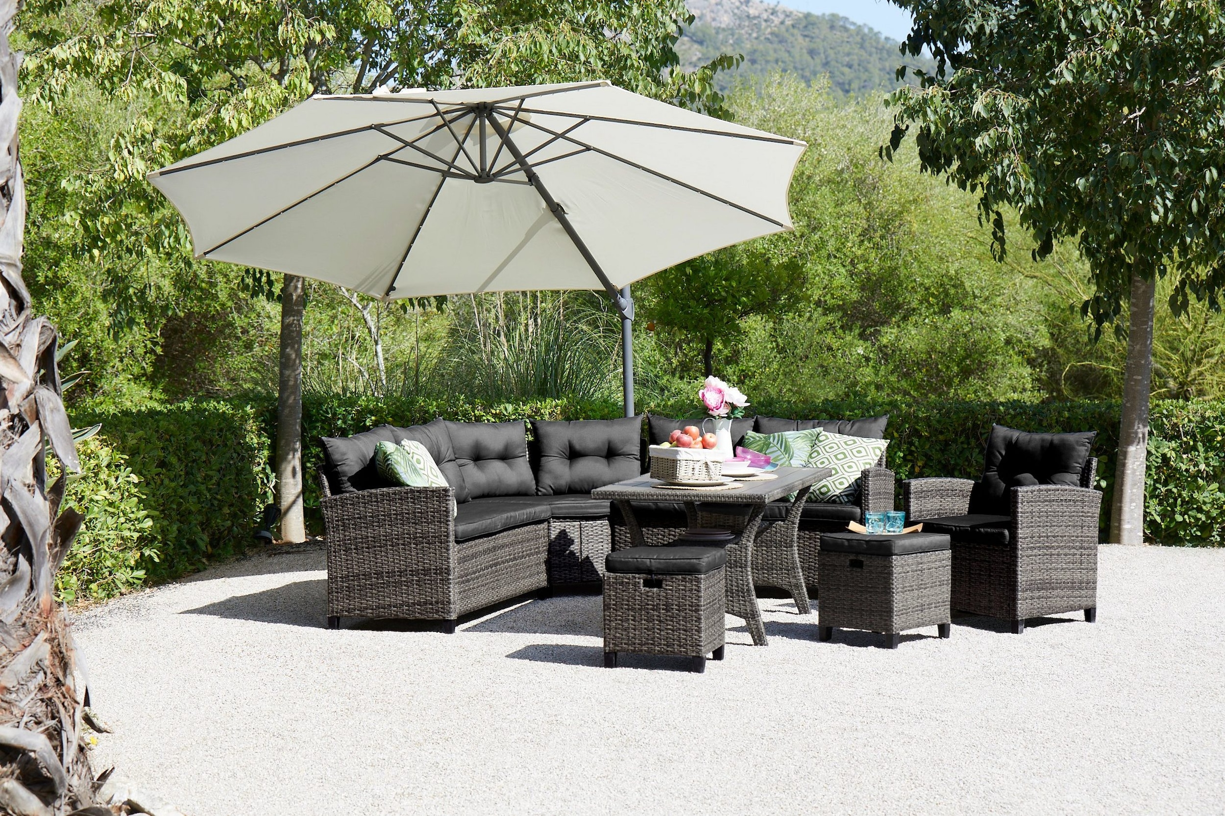 KONIFERA Gartenlounge-Set »Keros Premium«, (Set, 20 tlg., 2x 2er Sofa, 1x Ecke, 1x Sessel, 2x Hocker, 1x Tisch 145x75x67,5cm), Ecklounge, Polyrattan, Stahl, geeignet für 8 Personen, inkl. Auflagen