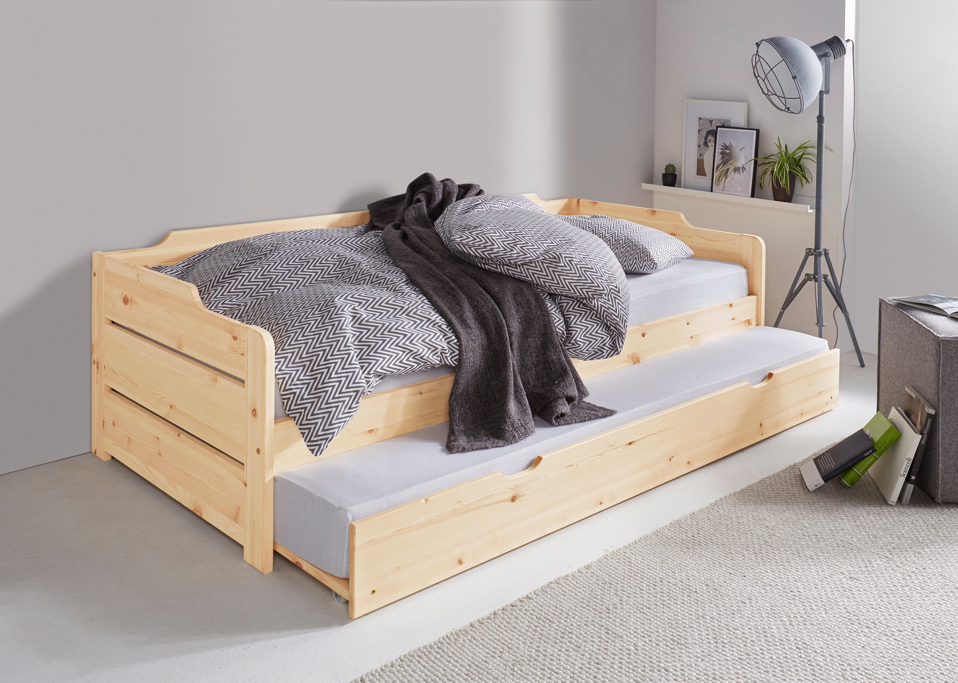 OTTO home Daybett ""REETE " Kinderbett, mit Schubkasten, 2 Schlafplätze" 2 Schlafplätze, FSC zertifiziertes Massivholz (Kiefer), klassischer Landhausstil
