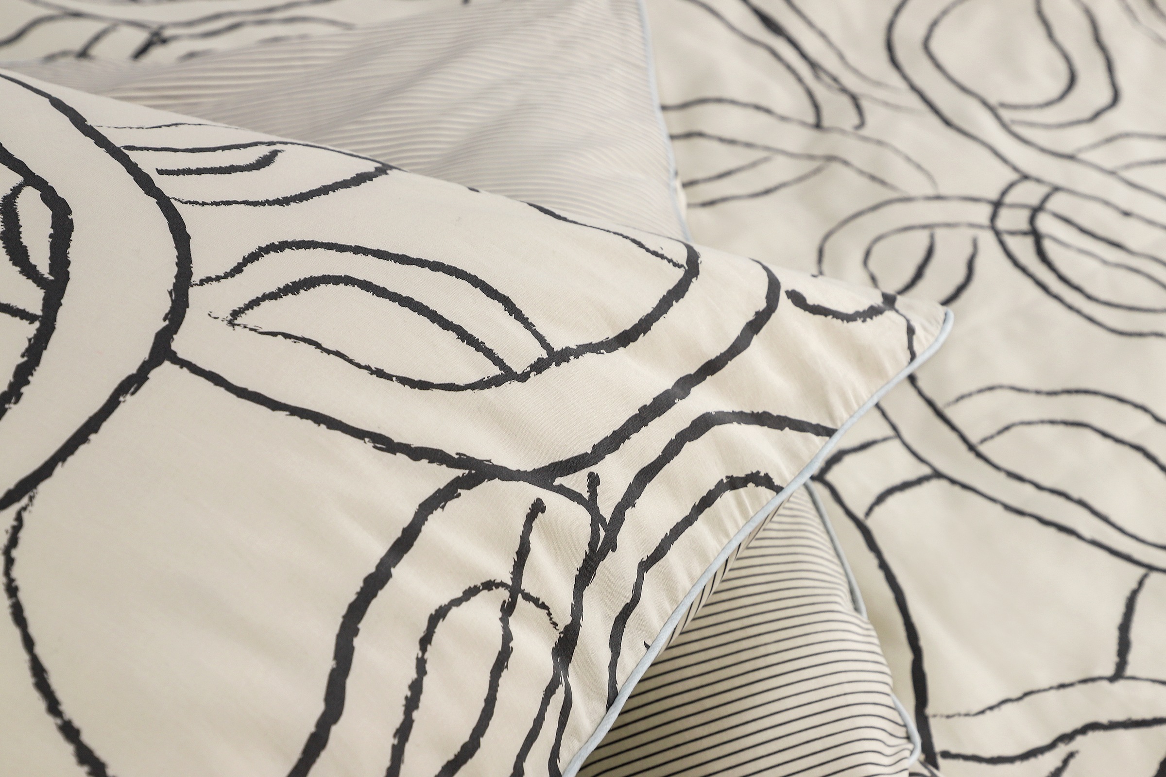 Thumbnail - Esprit Wendebettwäsche "Gabin" 2 Stk. aus reiner Baumwolle und mit effekvoller Paspel