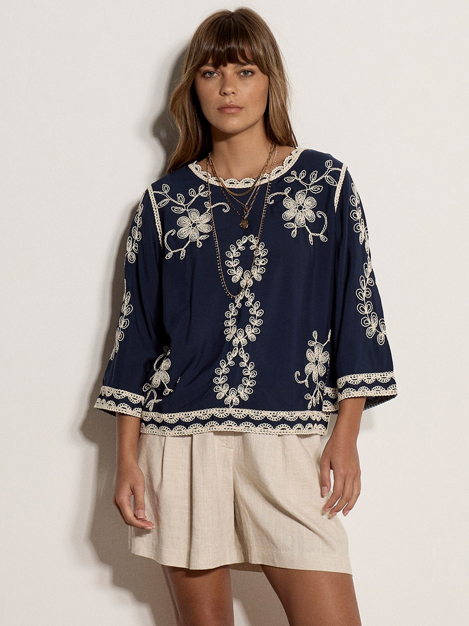 Apricot Klassische Bluse "Top mit bestickten Glockenärmeln" Stickerei