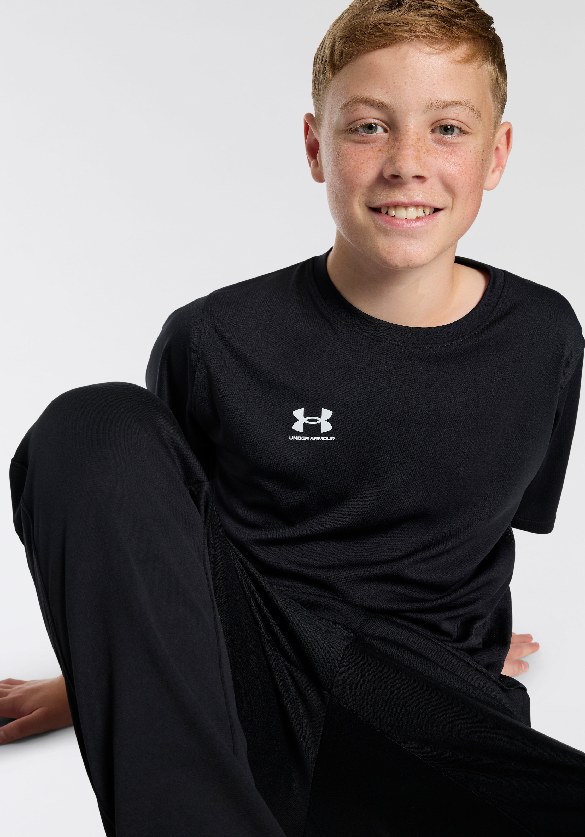 Under Armour® T-Shirt »CHALLENGER«, (1 tlg.), Für Kinder