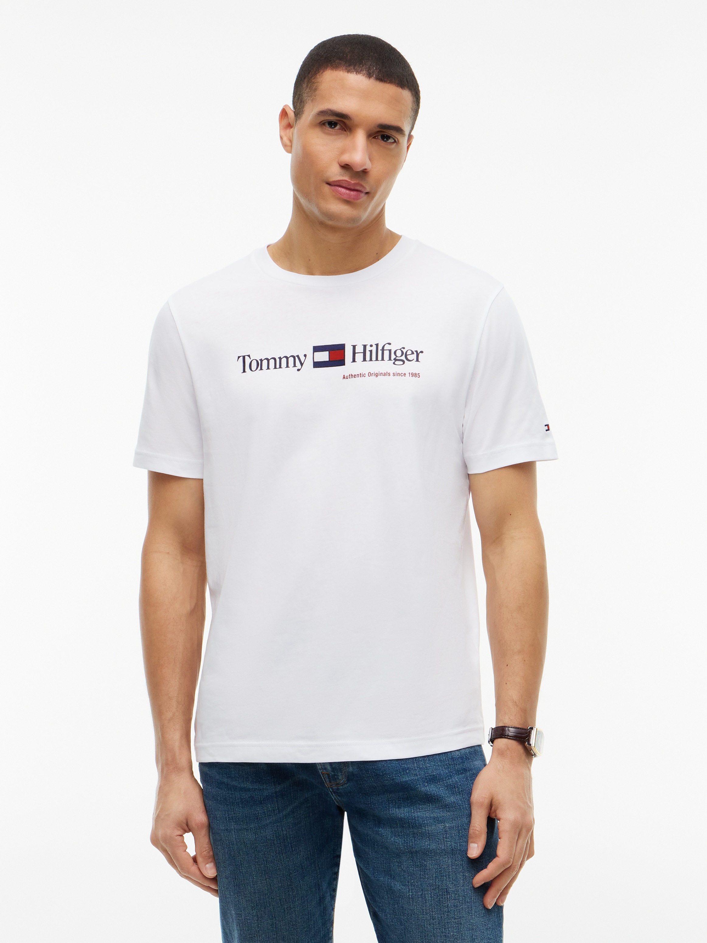 Tommy Hilfiger T-Shirt "BRAND LOVE RWB GRAPHIC" Auffälliger Frontprint mit Tommy Hilfiger Schriftzug, normale Passform