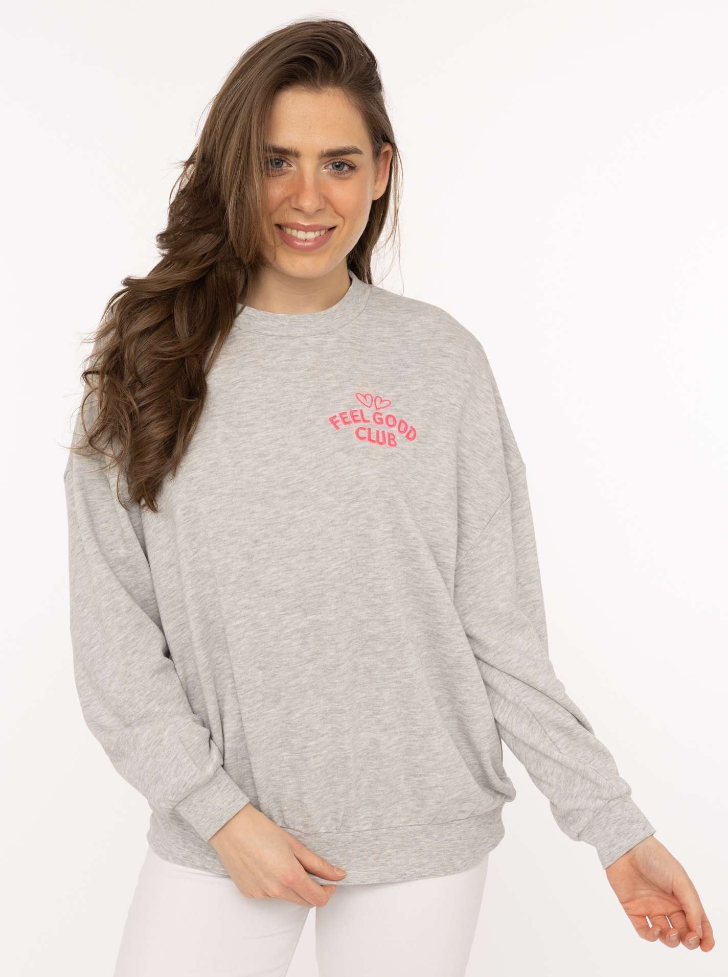 Zwillingsherz Sweatshirt ""Feel Good Club"", Rundhals, kleine Stickerei vorne