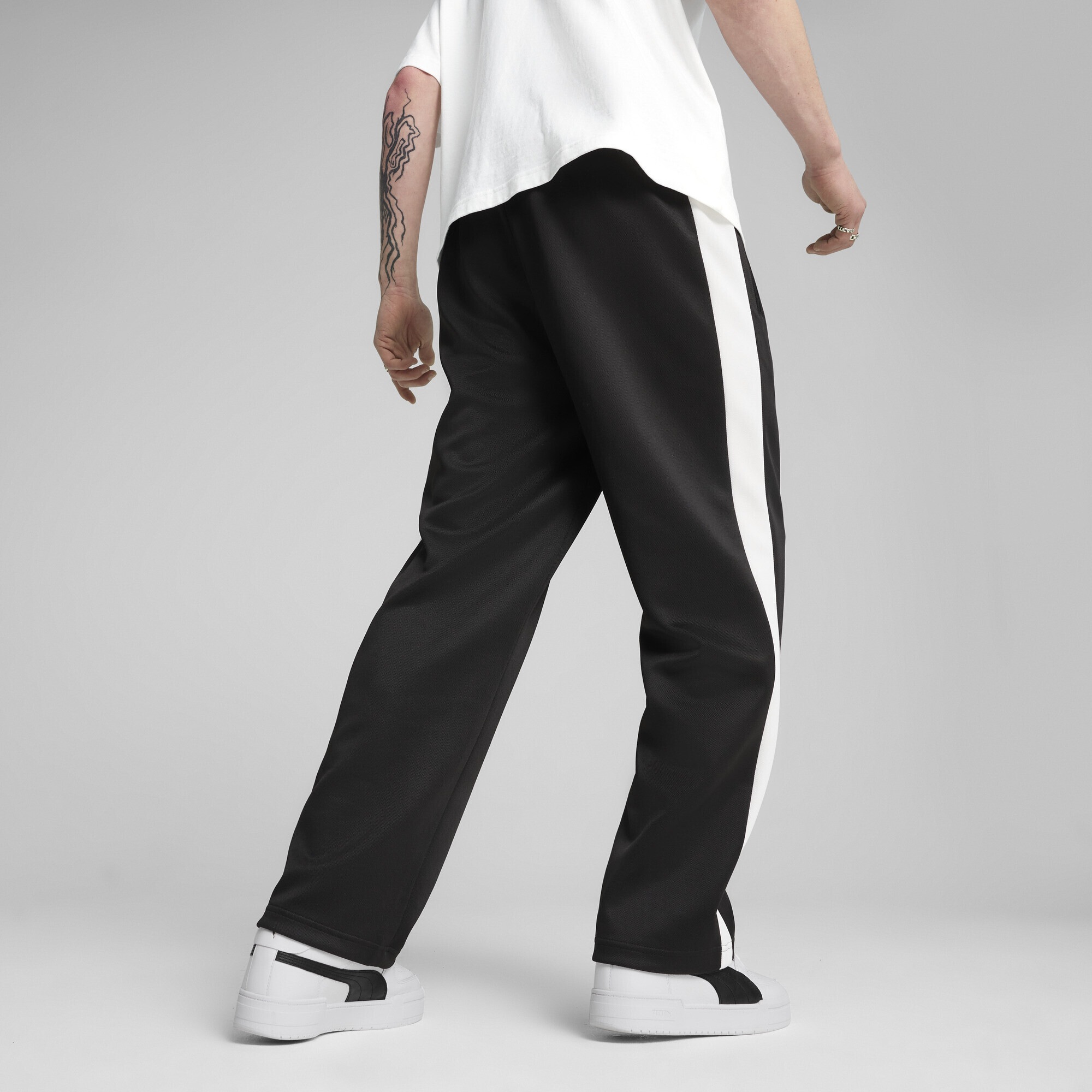 PUMA Sporthose »T7 ALWAYS ON Relaxed Trainingshose Herren«