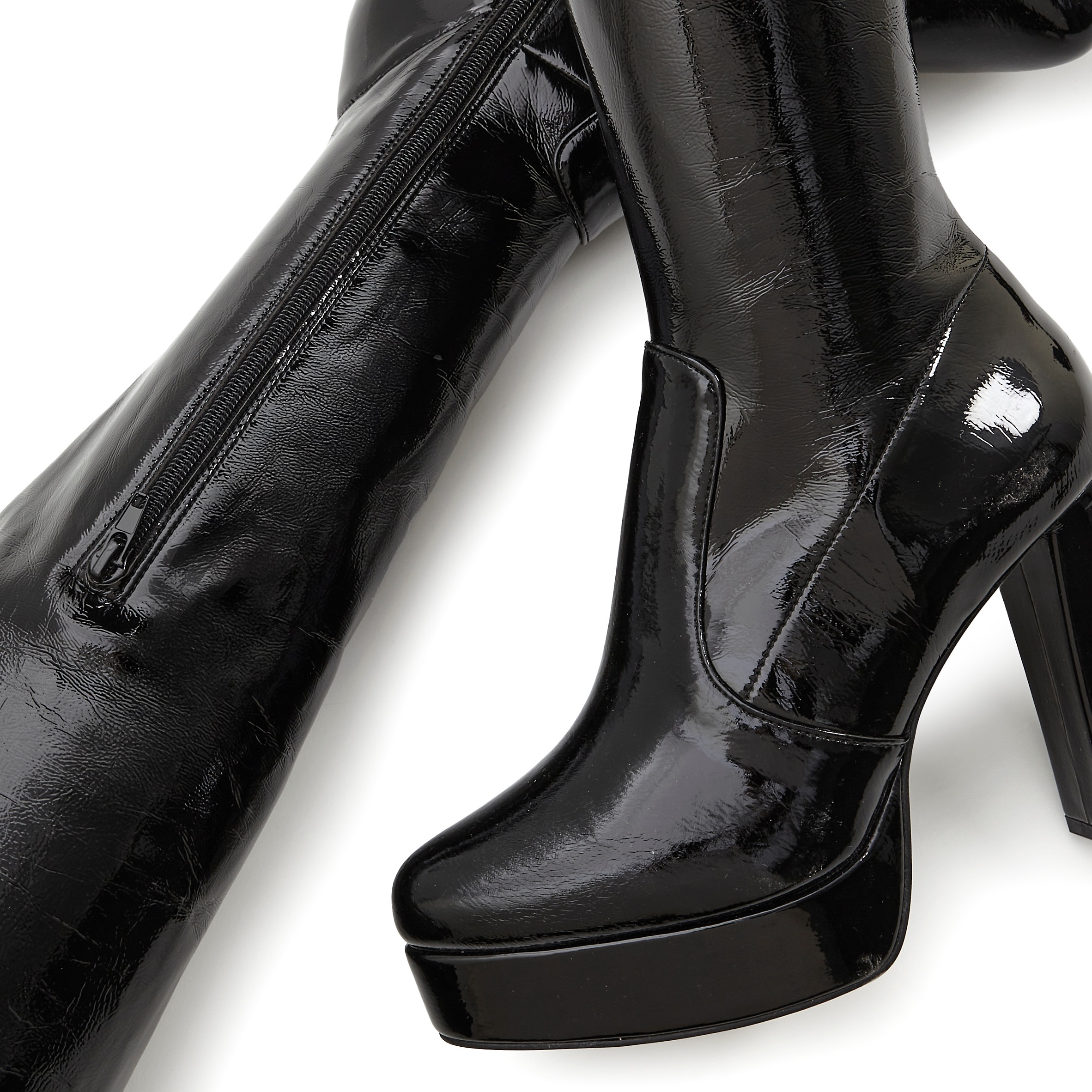 LASCANA Belle Affaire Overkneestiefel »High-Heel-Stiefelette mit Plateau,«  in erotischer Lack-Optik