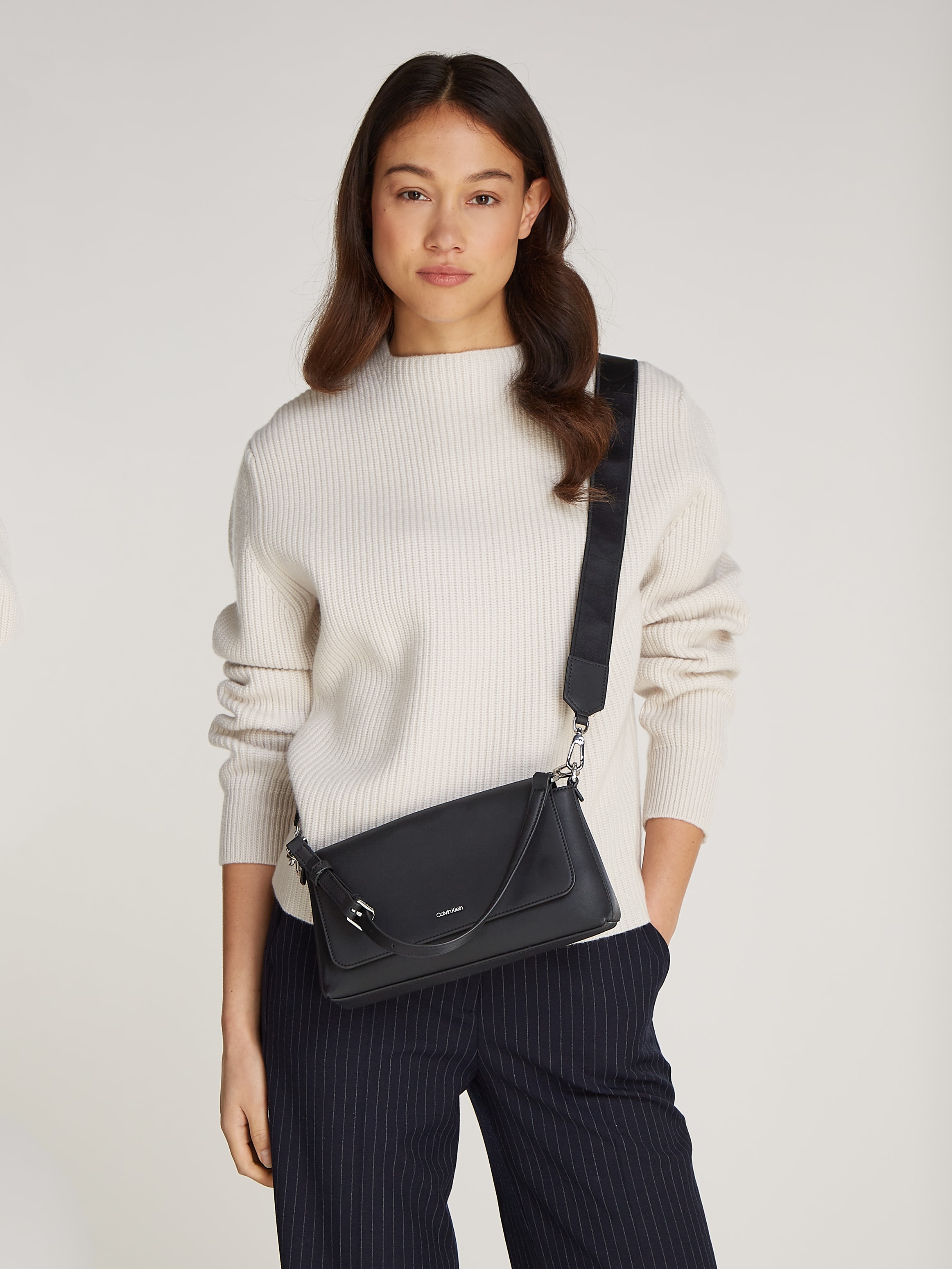 Calvin Klein Schultertasche "CK MUST CONVERTIBLE SHOULDER BAG", Handtasche günstig online kaufen