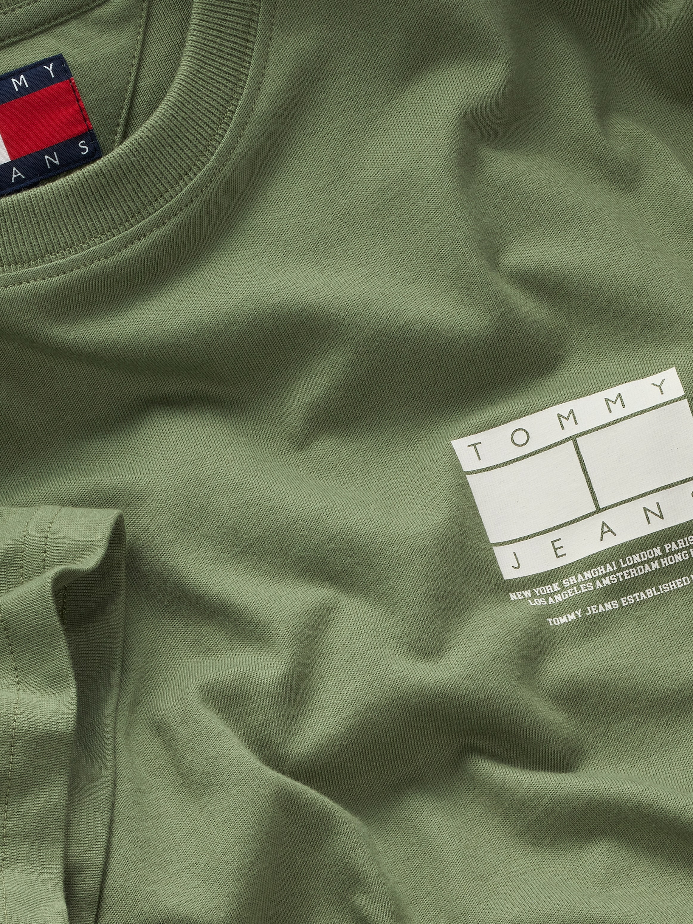 Tommy Jeans T-Shirt »TJM REG DNA GRAPHIC TEE EXT«, mit kontrastfarbenen Print