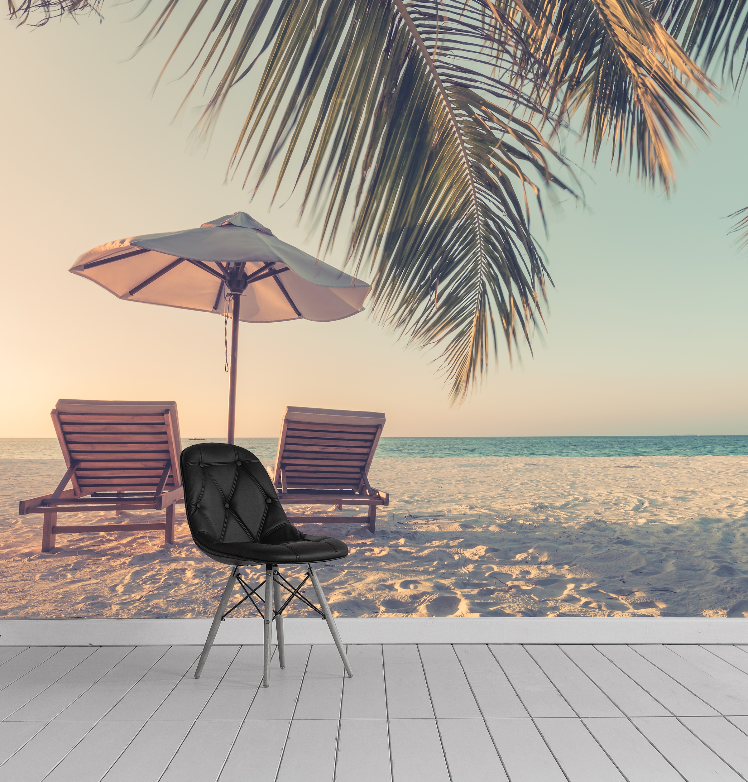 queence Fototapete "Strandliegen am Meer" Meer Motiv Strand bedruckt natürlich realistisch glatt Wandpaneele, selbstklebend, Tapete, Sticker, Wanddeko, XXL-Fotomotiv