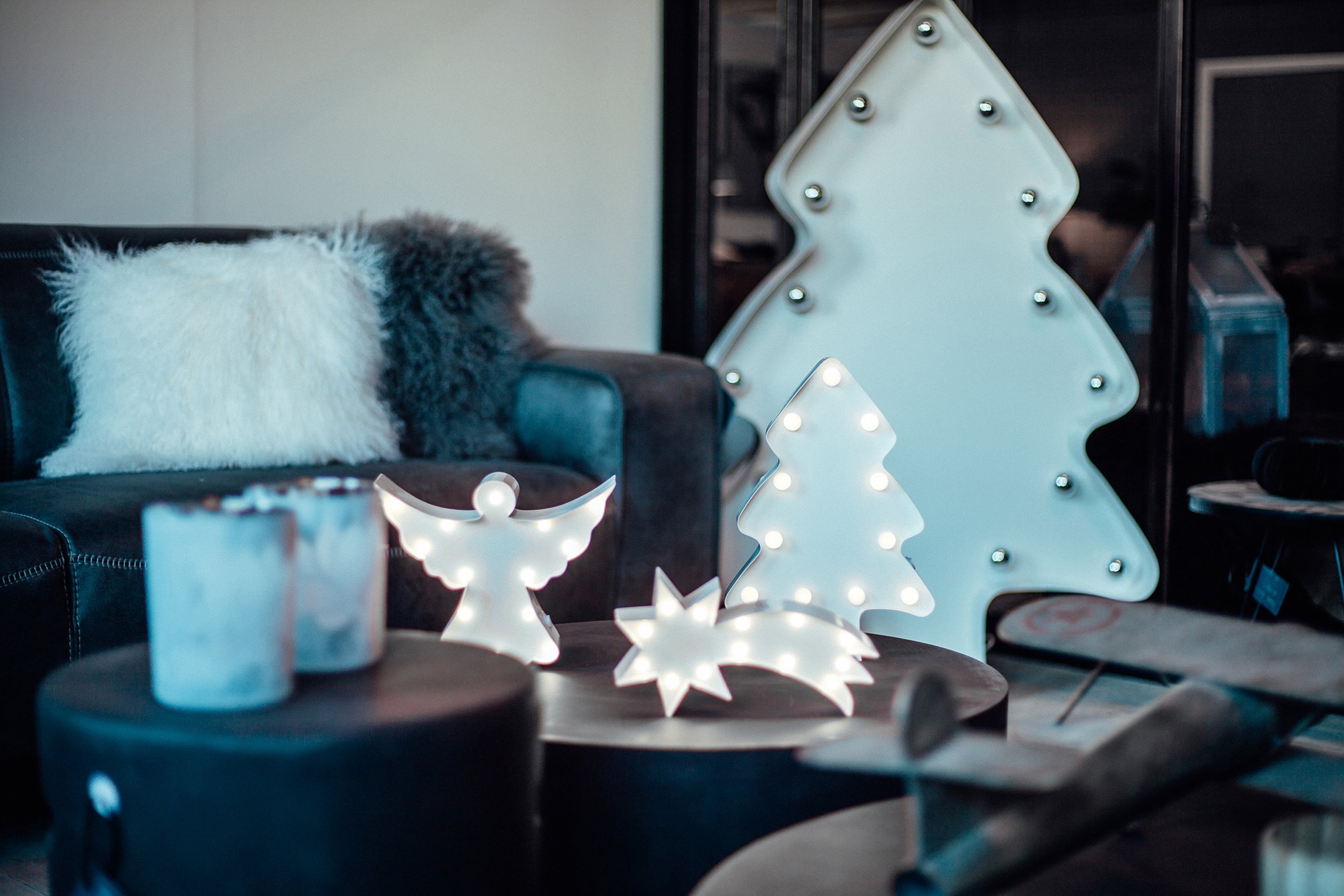 MARQUEE LIGHTS LED Dekolicht »Angel«, 14 flammig, Leuchtmittel LED-Modul | LED fest integriert, Wandlampe, Tischlampe Angel mit 14 festverbauten LEDs - 23x19 cm