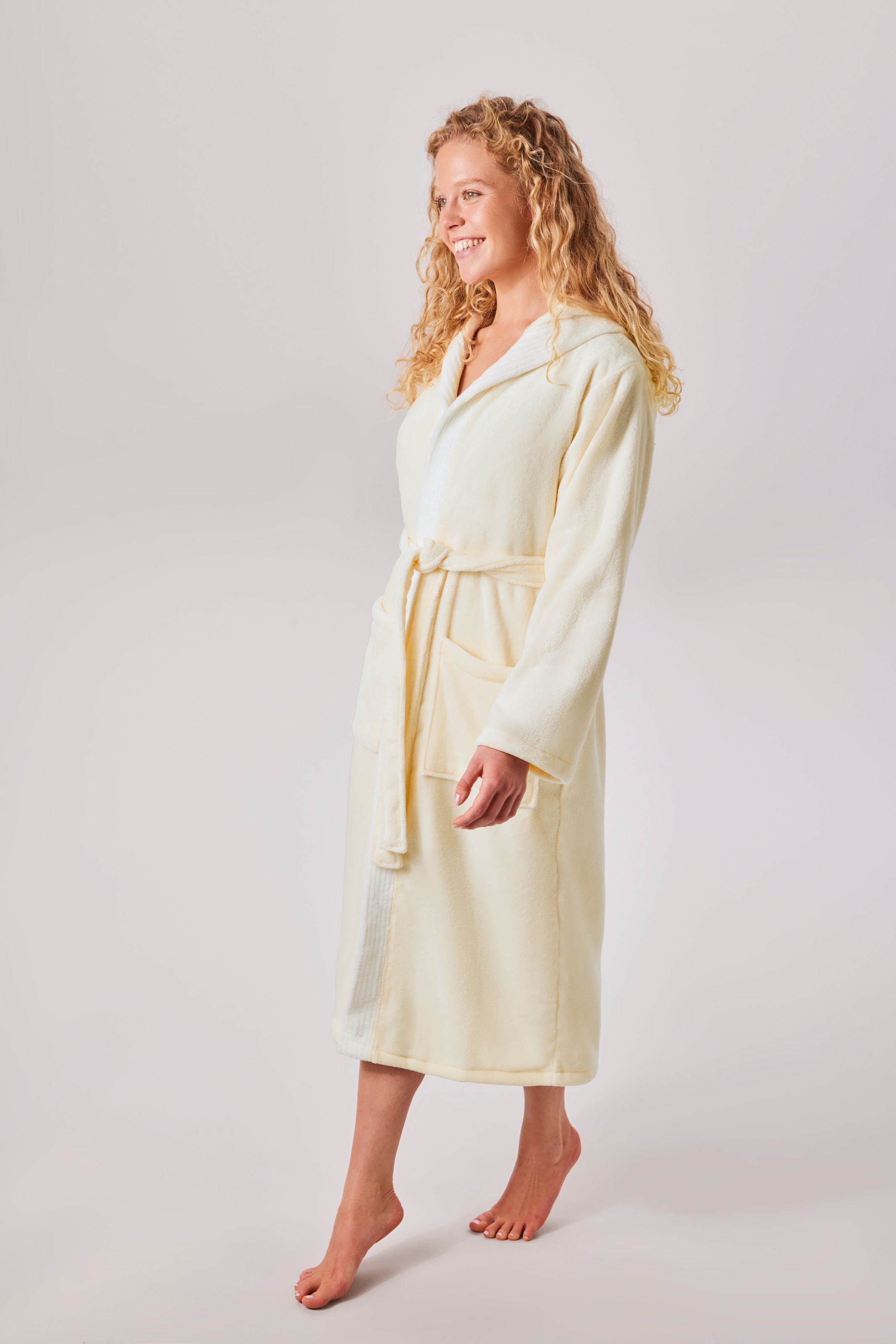 OTTO home Unisex-Bademantel "Miia, ideal für Sauna, Spa & im Urlaub" 1 Stk. weich und kuschelig, plüsch, für Damen und Herren, S-XL