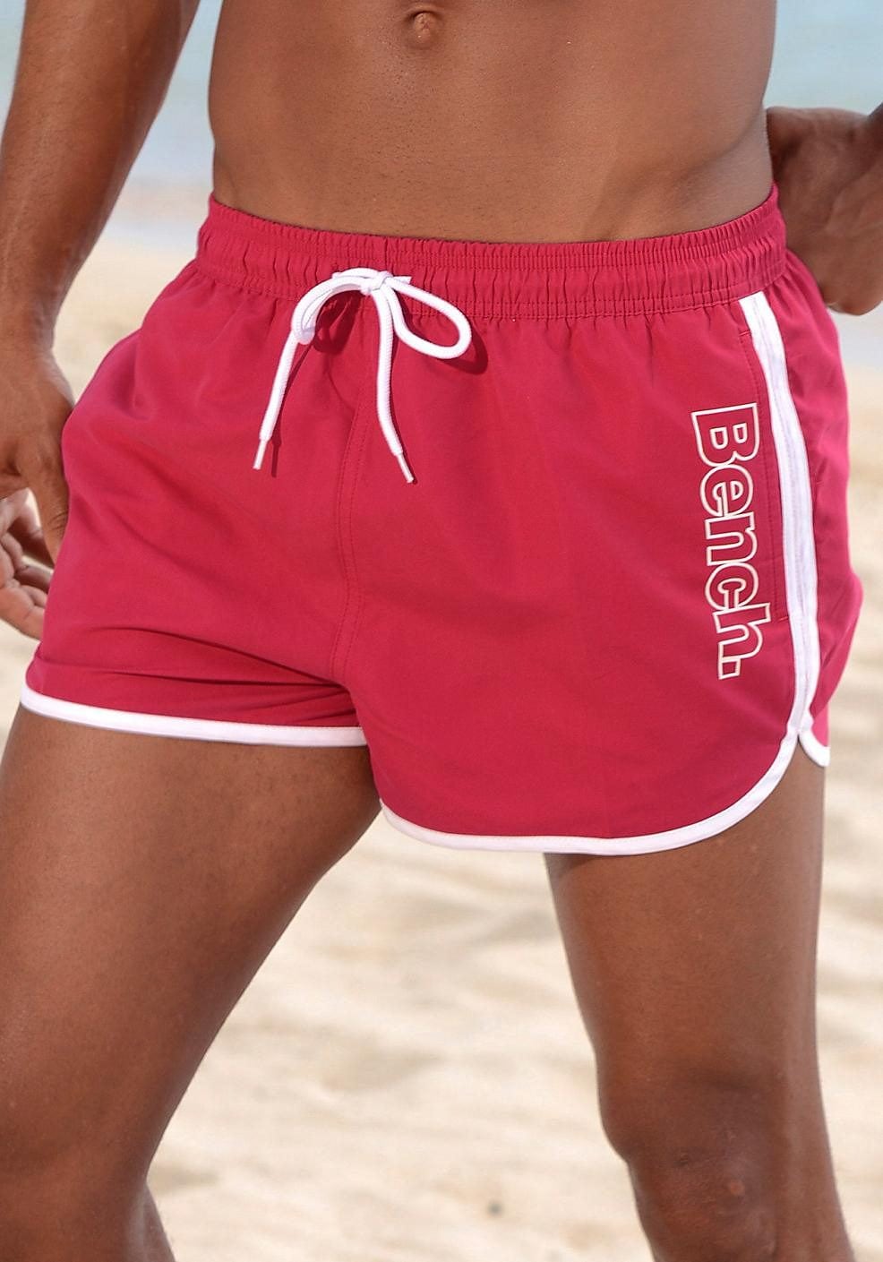 Bench. Badeshorts su coolem Logodruck