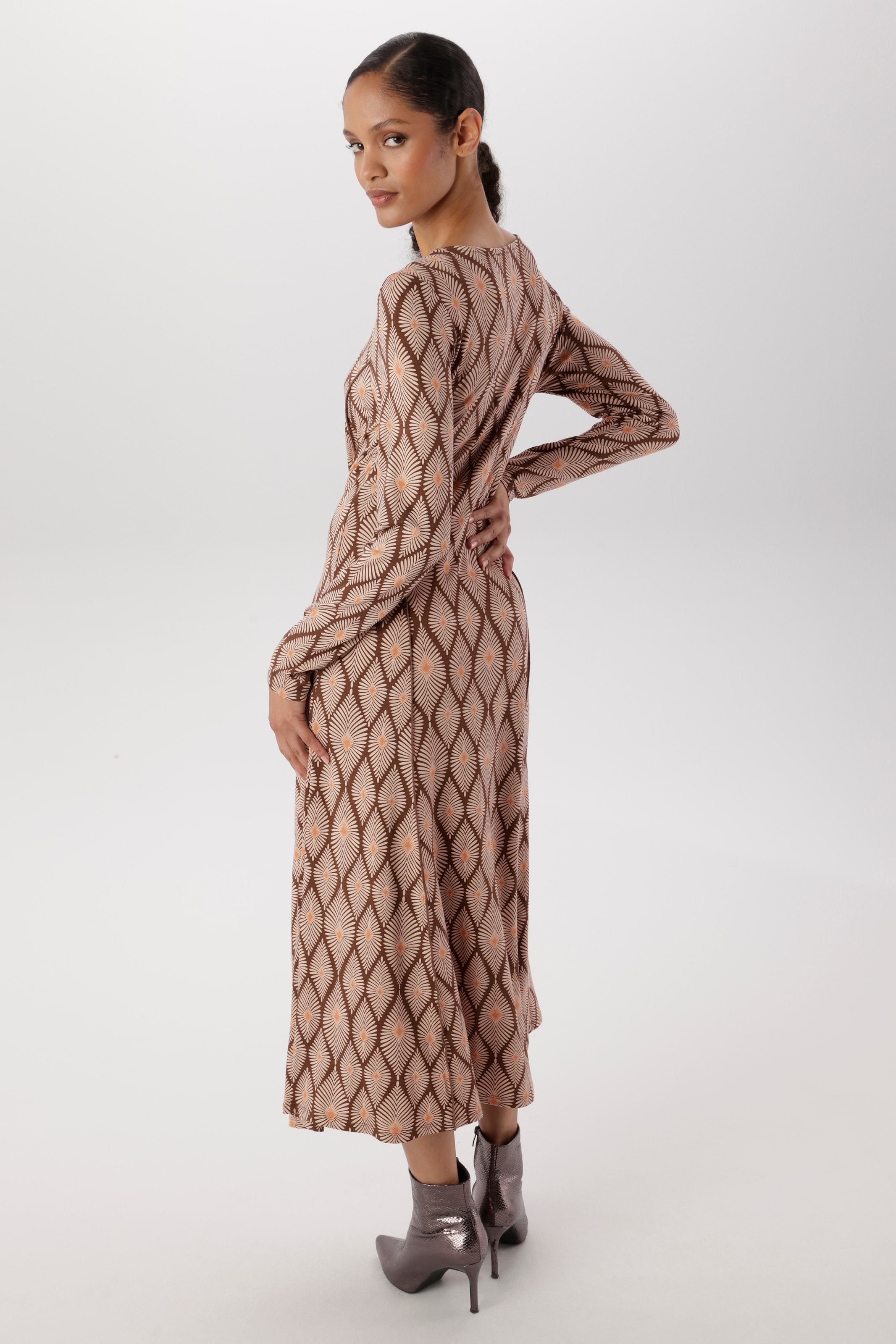 Aniston SELECTED Jerseykleid mit trendigem und fantasievollem Retromuster - NEUE KOLLEKTION