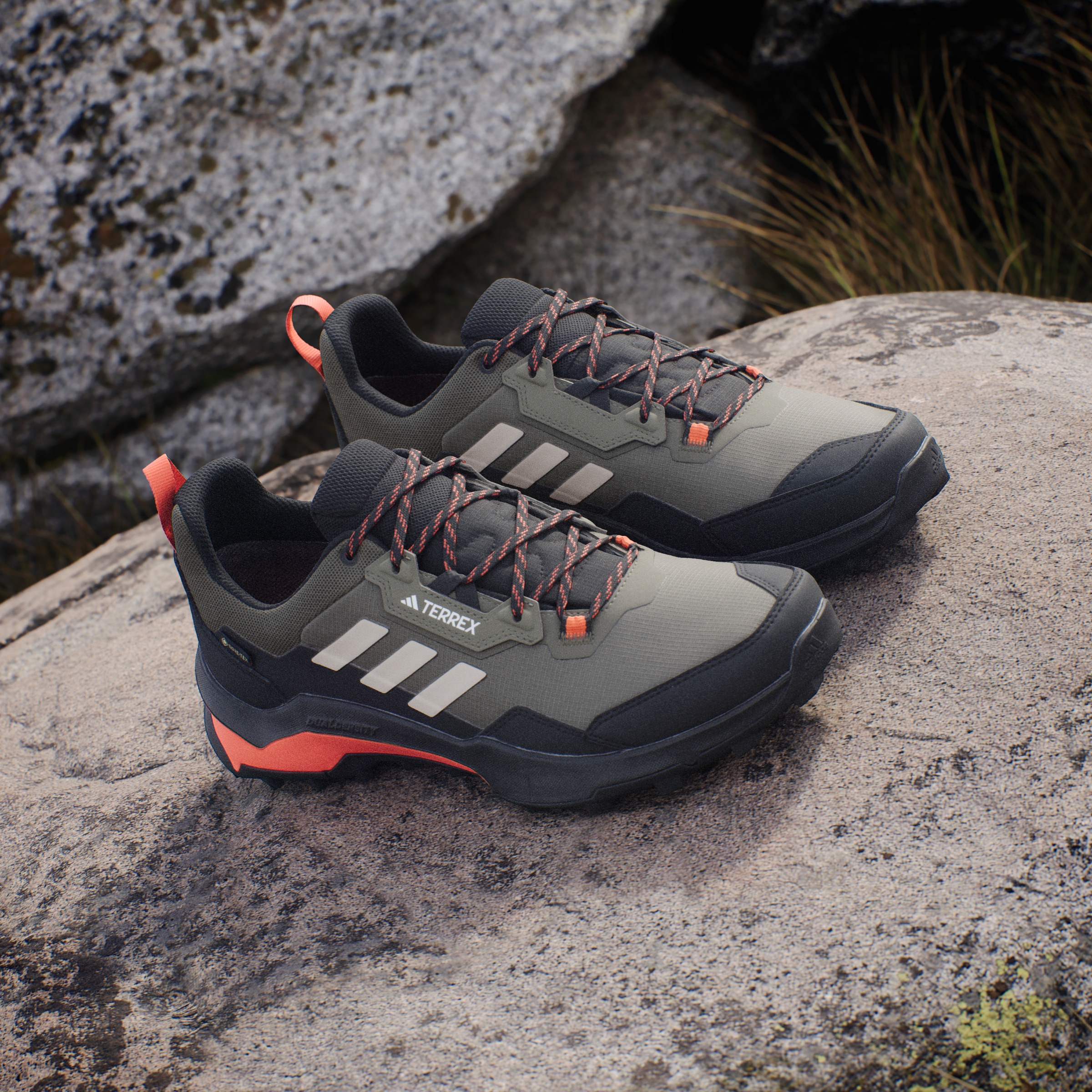 adidas TERREX Wanderschuh »TERREX AX4 GORE-TEX«, wasserdicht