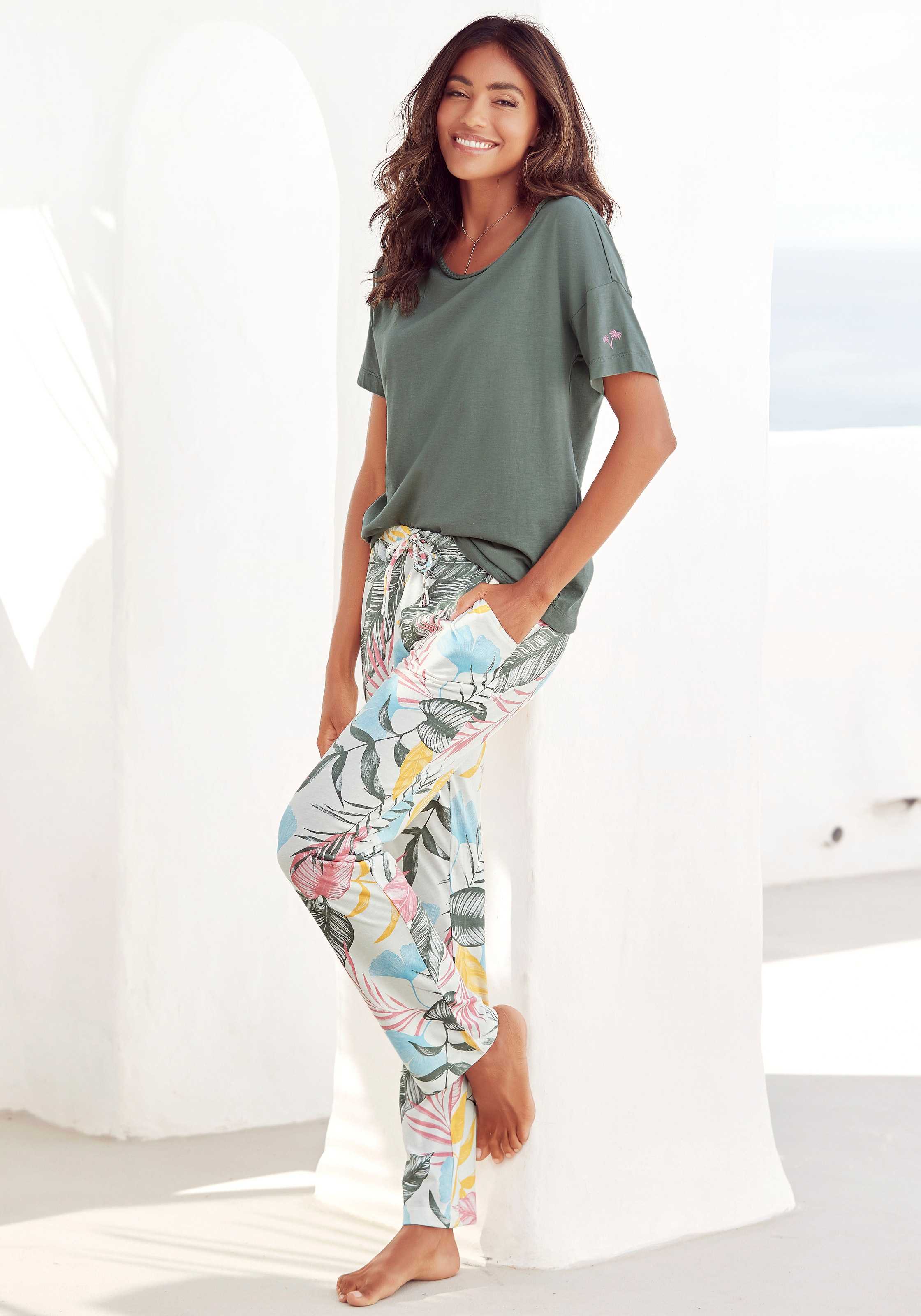 Vivance Dreams Pyjama, (2 tlg., 1 Stück), mit floralem Druck kaufen