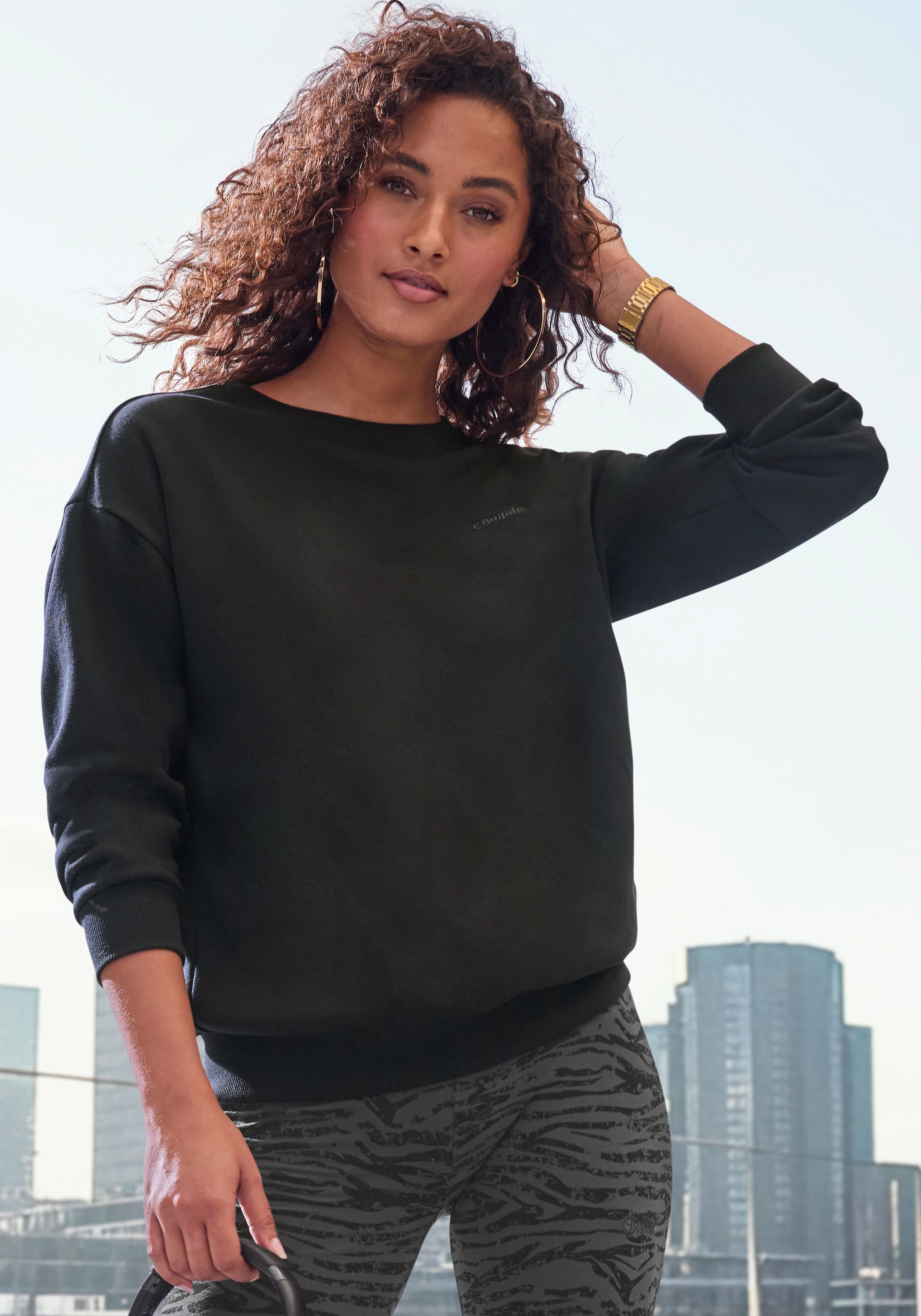 Buffalo Sweater, mit toller Stickerei auf der Rückseite günstig online kaufen