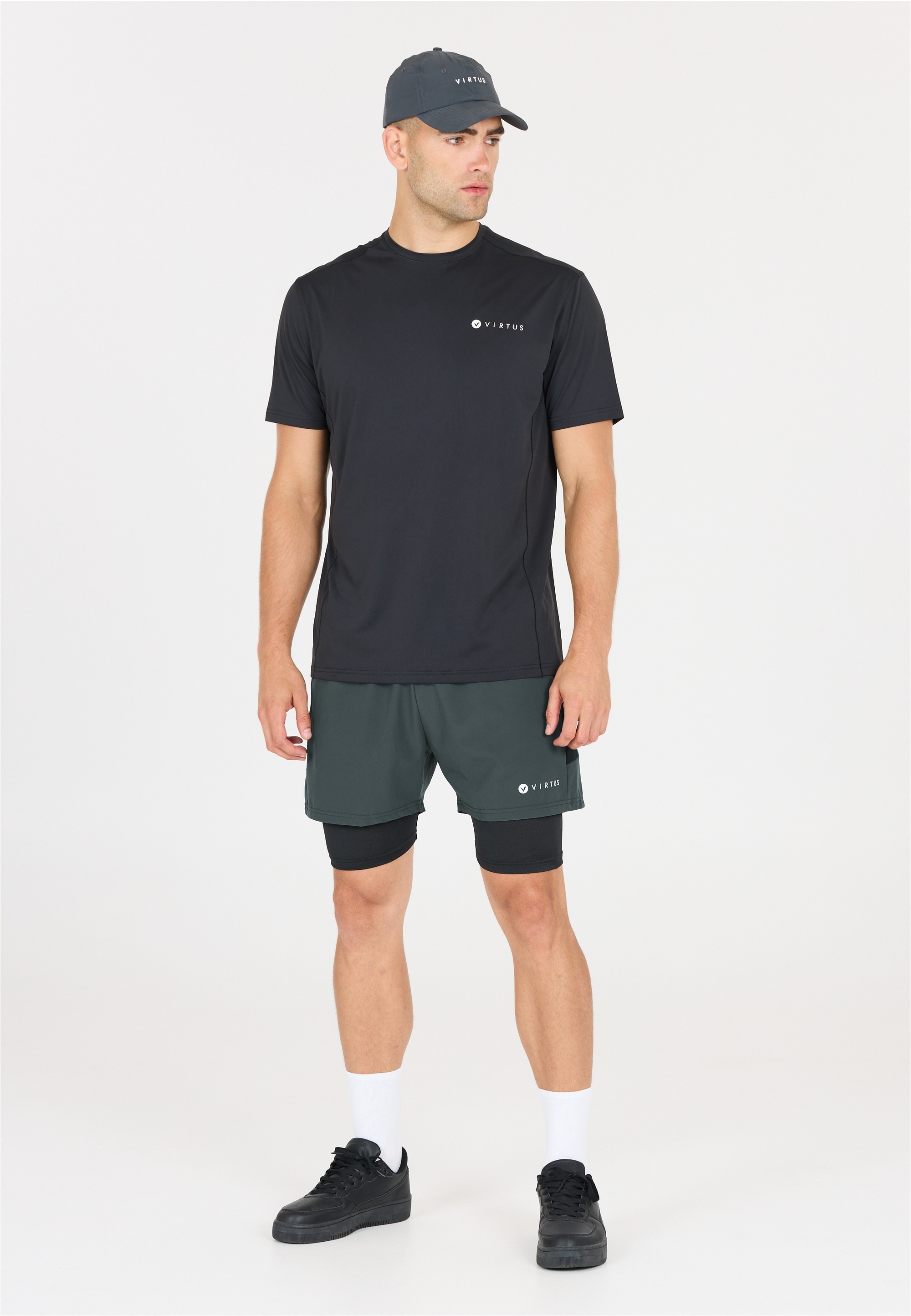 Virtus Shorts »Dylan«, aus atmungsaktivem 4-Wege-Stretch