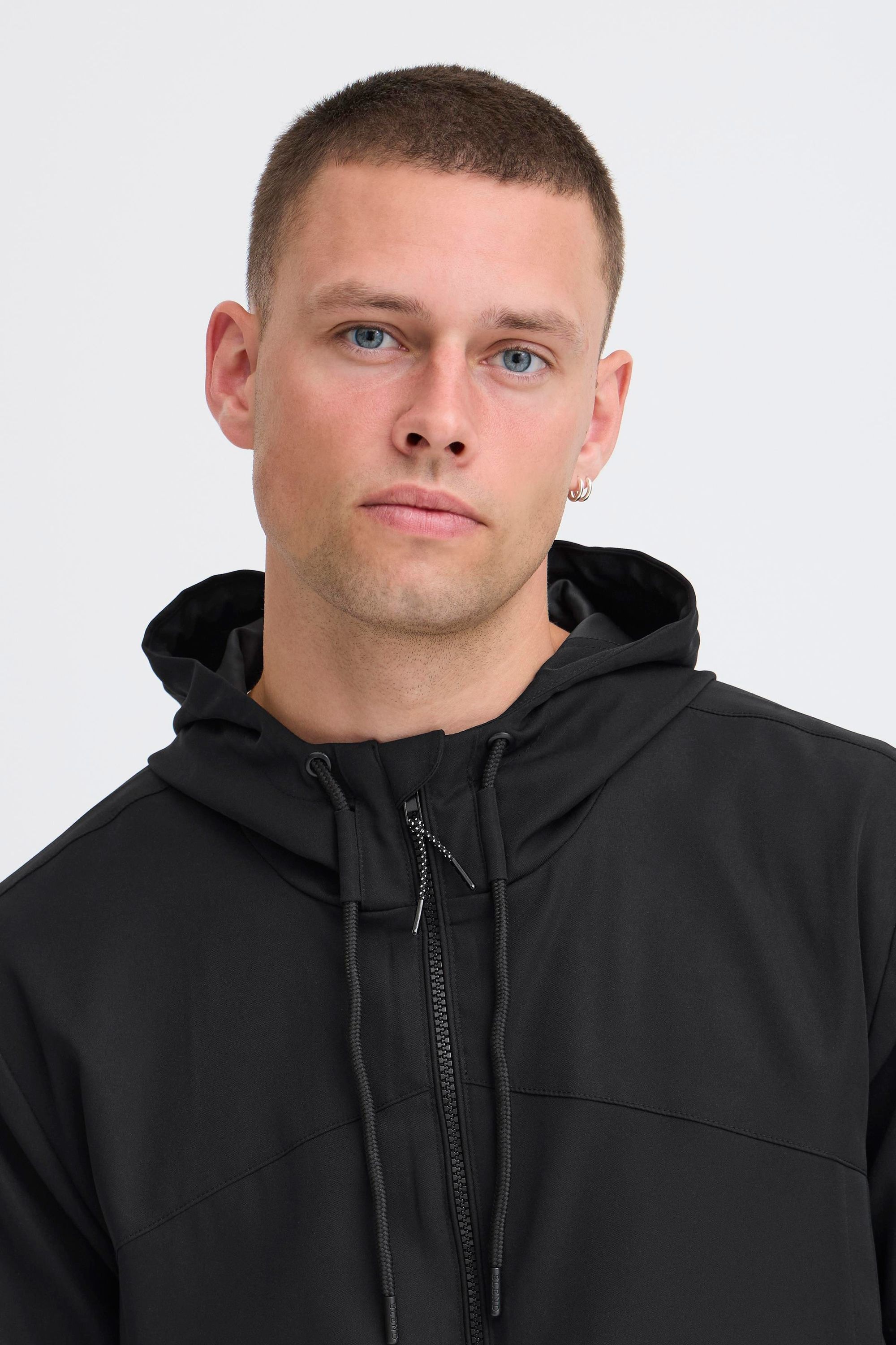 Blend Outdoorjacke »BHEfi« mit Kapuze Komfortable Übergangsjacke mit Kapuze und seitlichen Eingriffstaschen