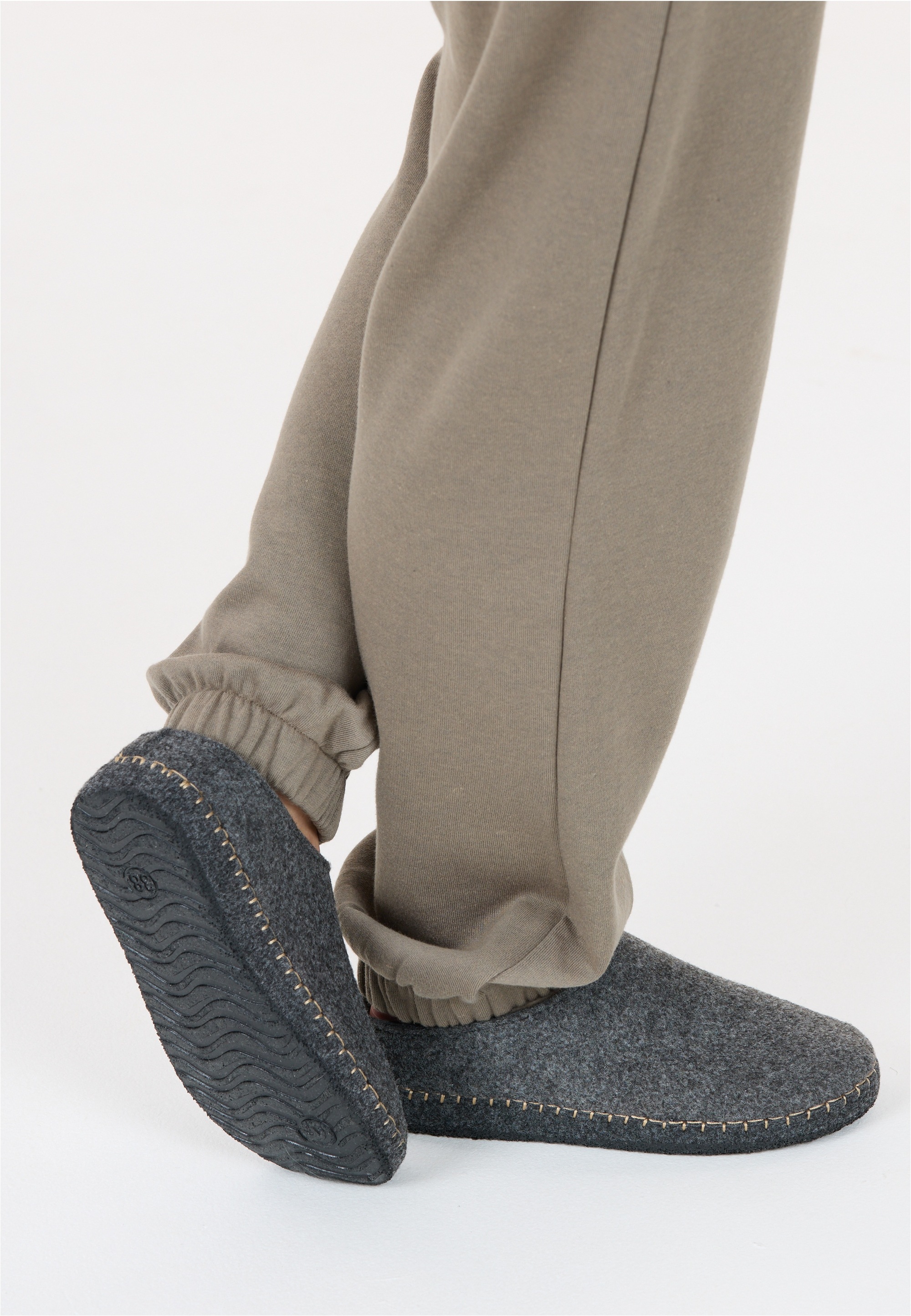 MOLS Hausschuh »Sinaka«, im schlichten Design