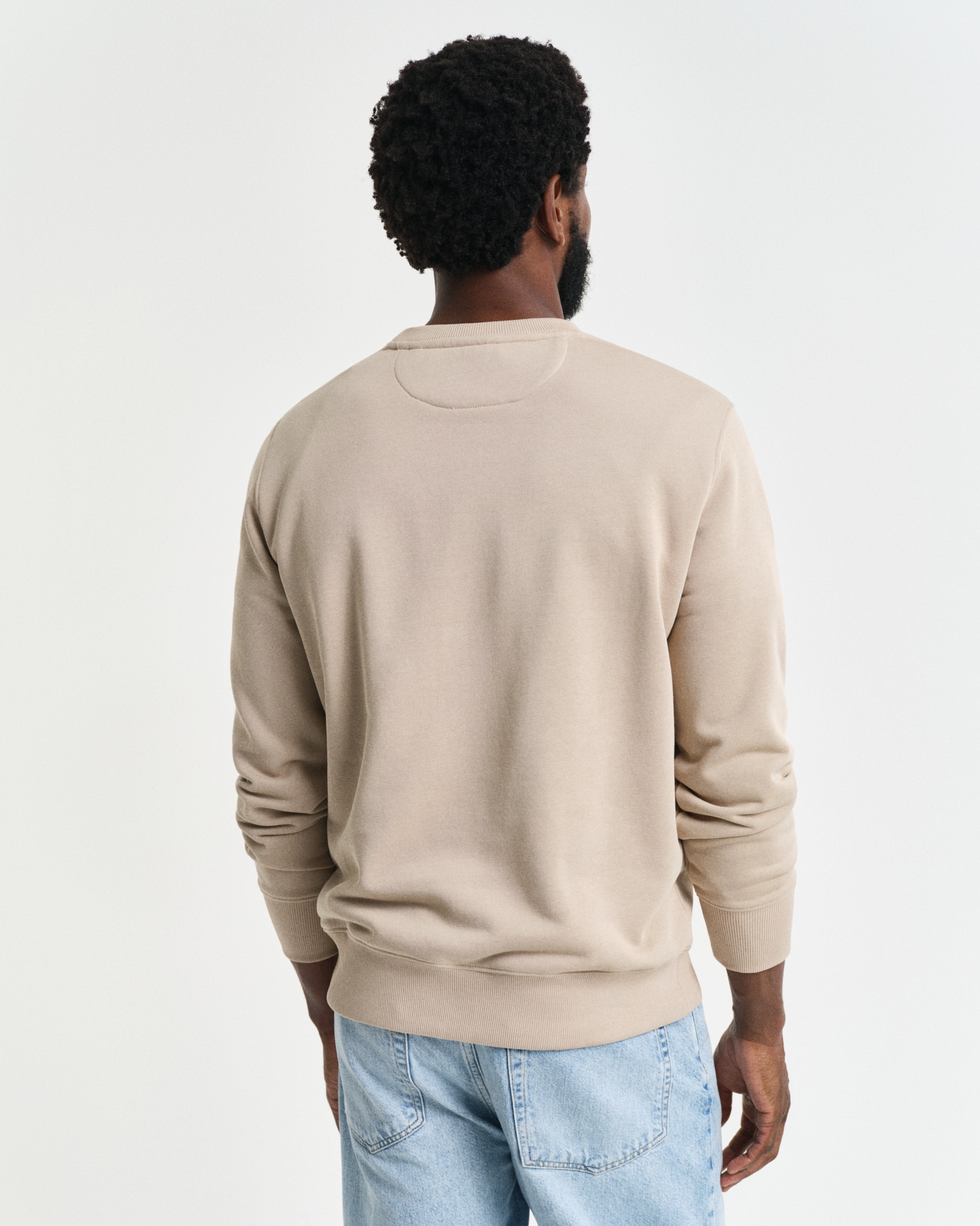 Gant Sweatshirt »REG SHIELD C-NECK SWEAT«, mit Logostickerei auf der Brust