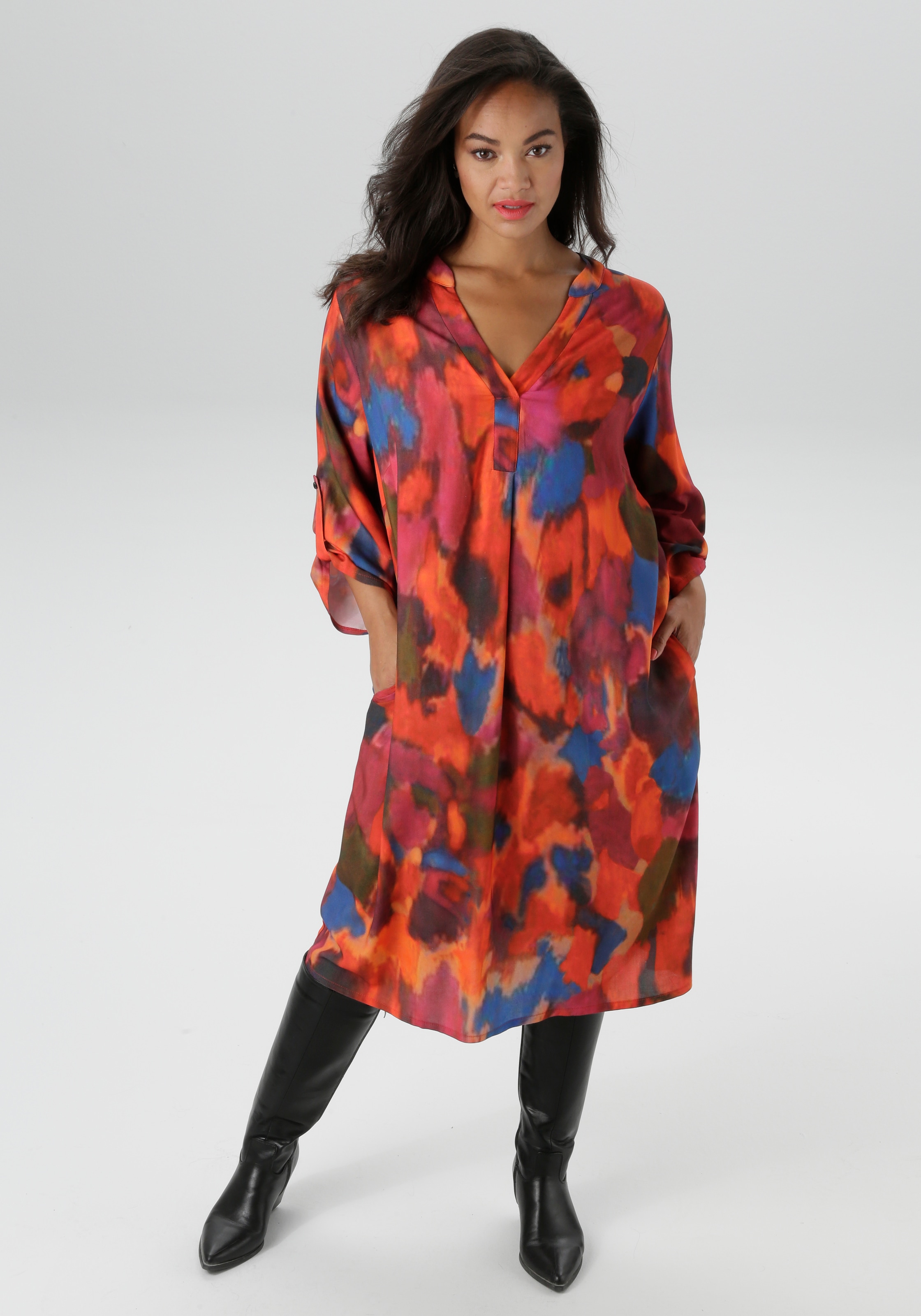 Aniston PLUS Druckkleid, extravaganter, grafischer Druck - NEUE KOLLEKTION günstig online kaufen