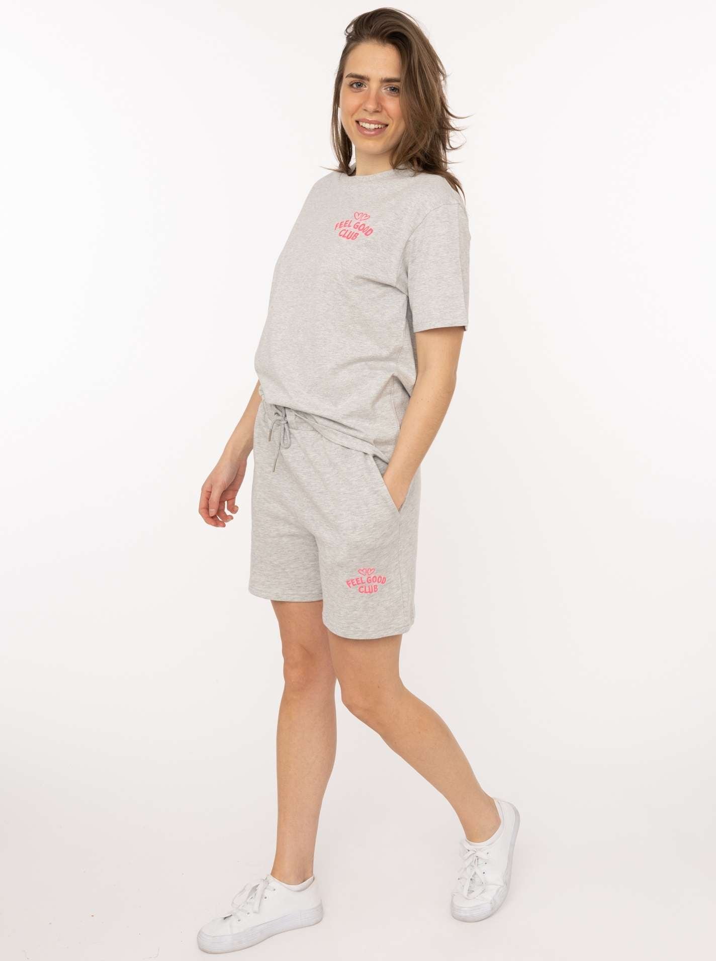Zwillingsherz Sweathose »"Feel Good Club"«  leichtes Sweatmaterial, Stickerei, Eingriffstaschen
