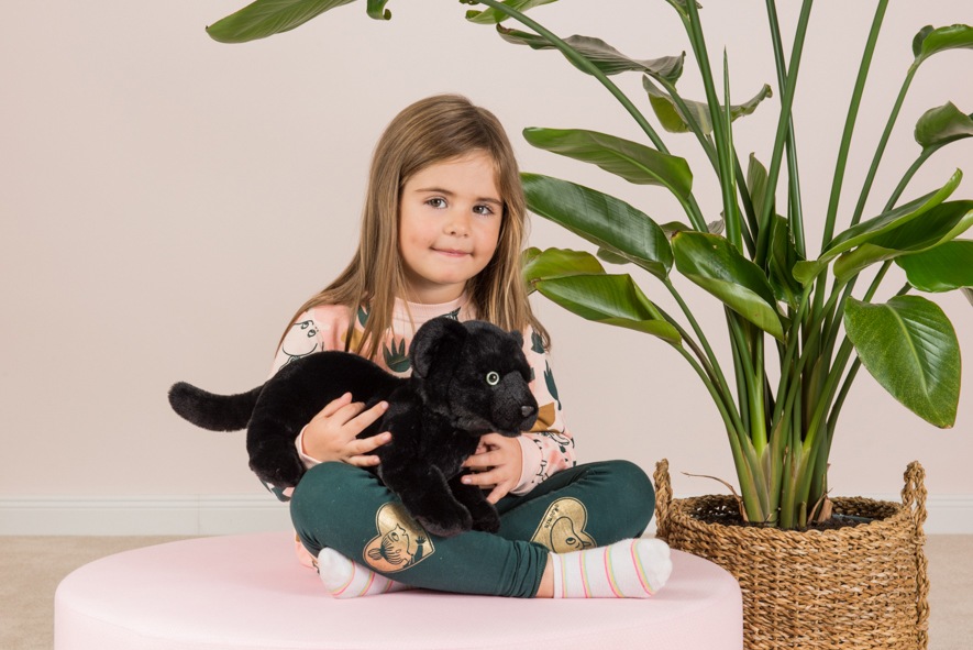 Teddy Hermann® Kuscheltier »Panther Baby liegend 30 cm«, zum Teil aus recyceltem Material