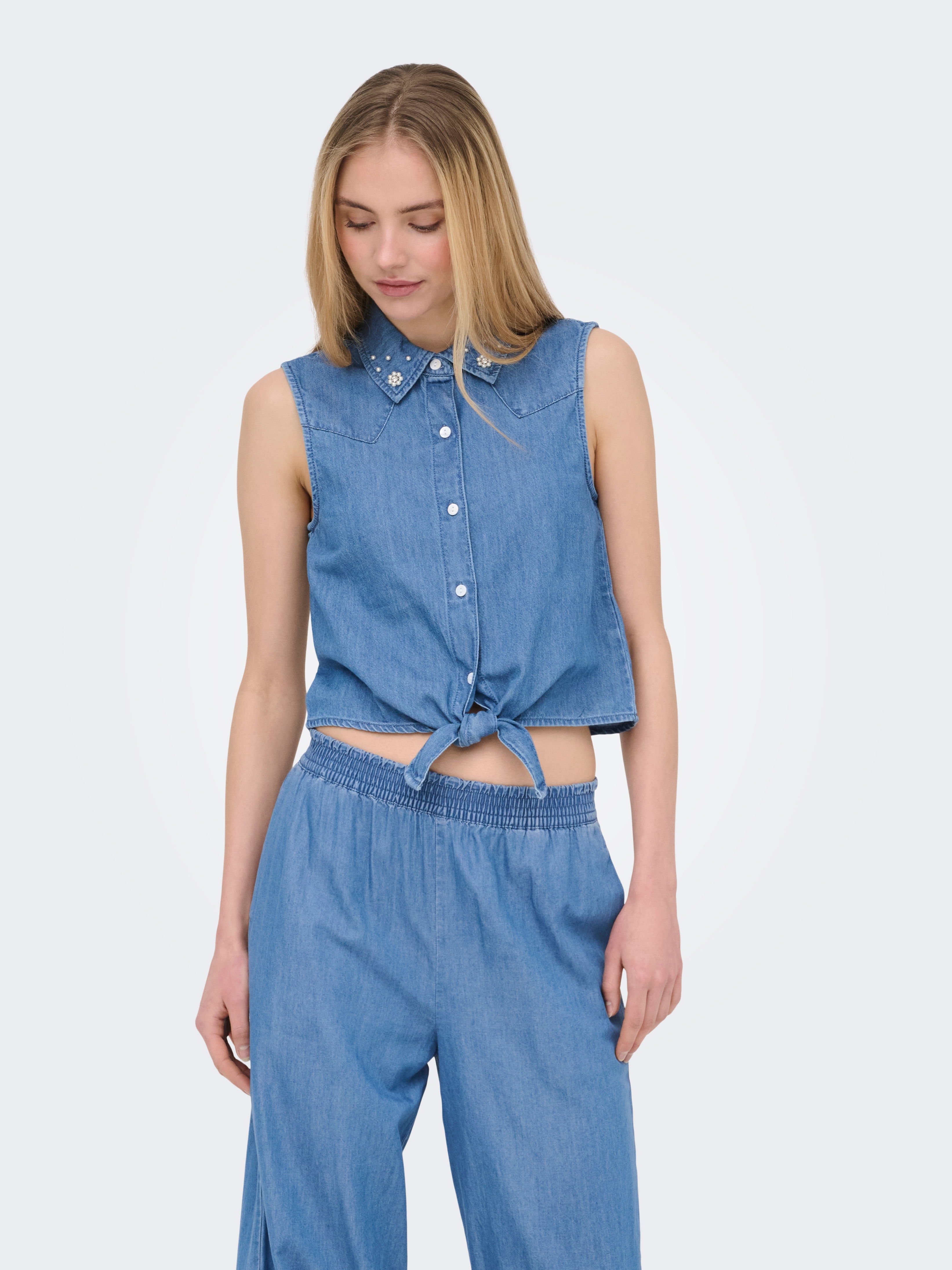 ONLY Jeansbluse "ONLBRIAR S/L PEARL KNOT SHIRT DNM QYT" Baumwolle