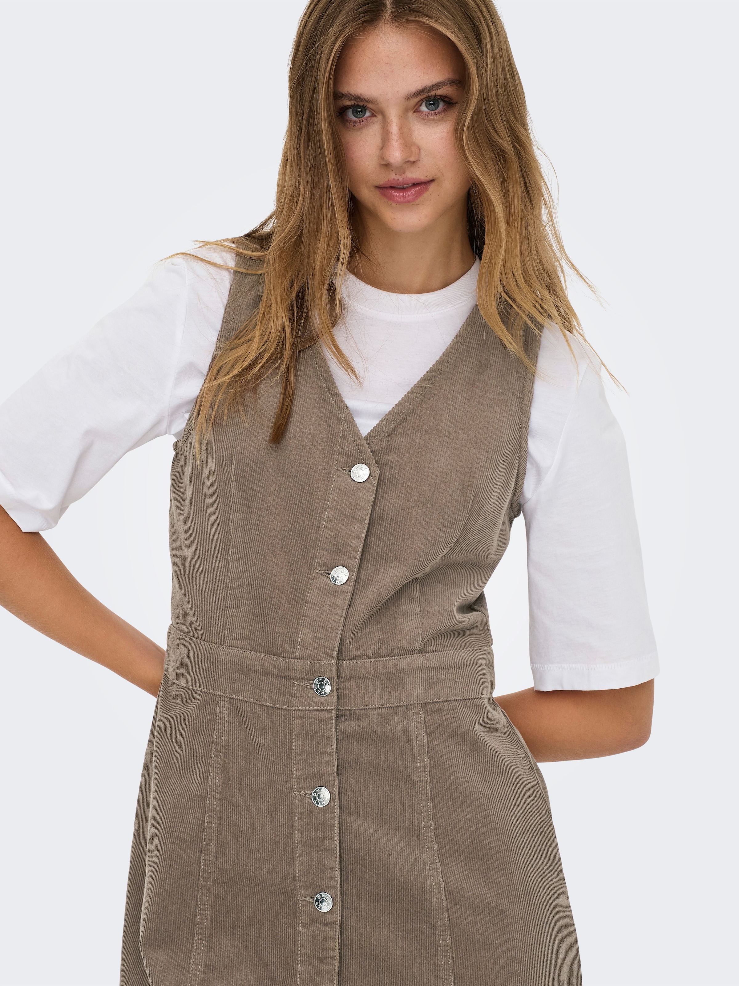 ONLY Cordkleid »ONLMOXIE S/L BUT CORD DRESS CC PNT« Baumwolle, regular fit, V-Ausschnitt