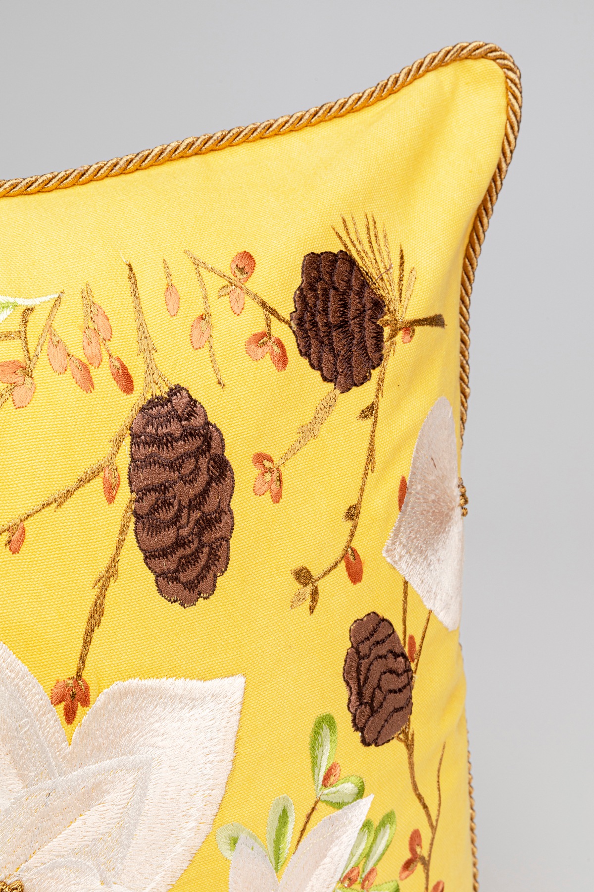 Kare Design Dekokissen »Arbusti, Kissenhülle mit Füllung, 50x50 cm« stützt Kopf und Nacken angenehm und sorgt für erholsamen Schlaf