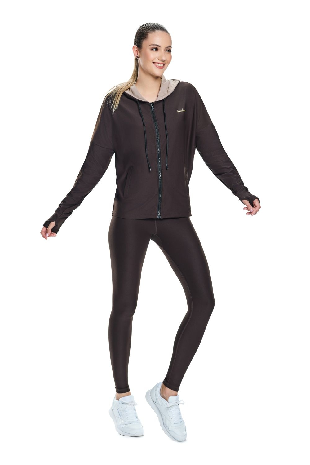 Winshape Trainingsjacke »Functional Comfort Jacket J008C«, mit Ton-in-Ton-Farbakzent