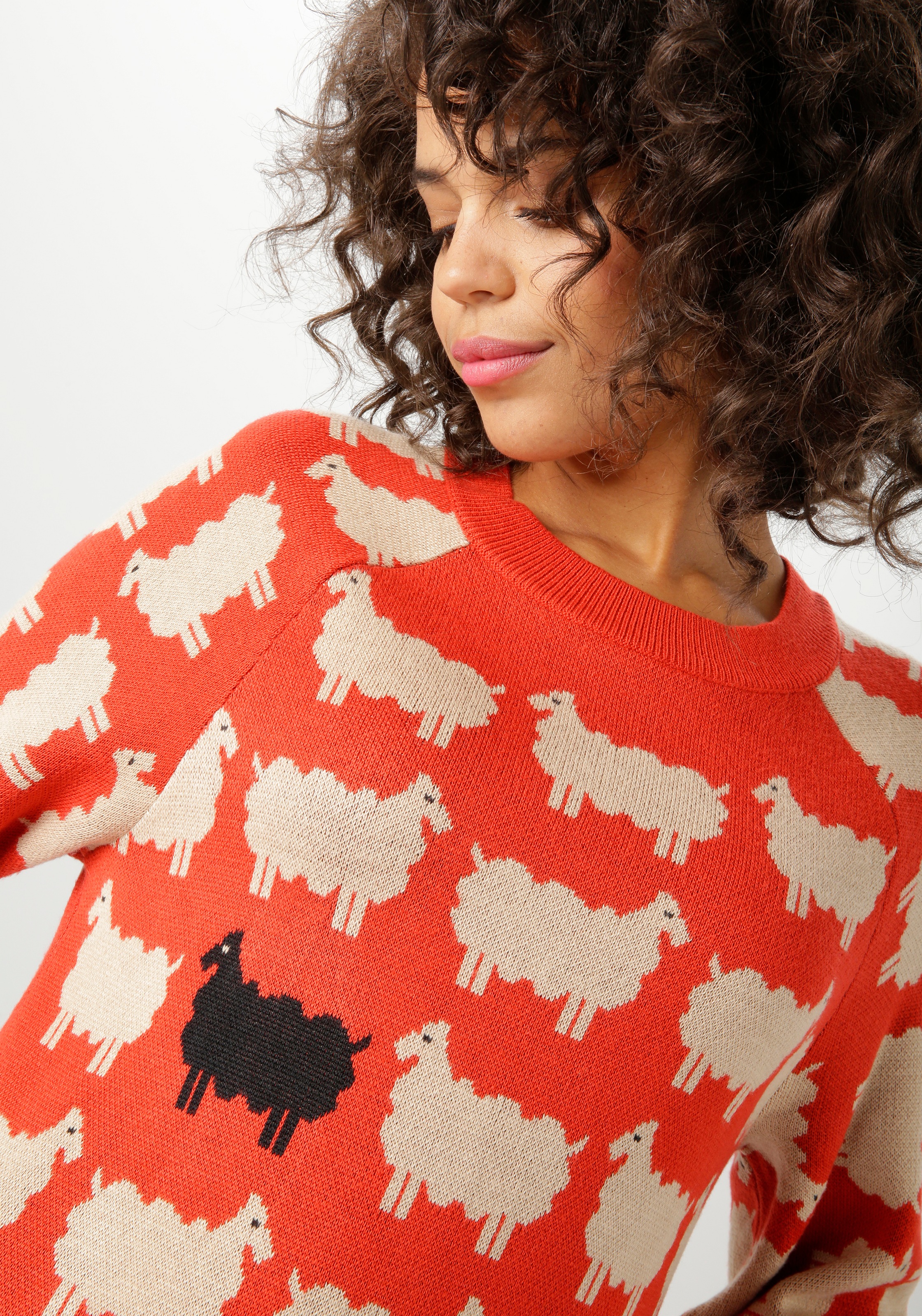 Aniston CASUAL Strickpullover, mit eingestrickten Schafen - NEUE KOLLEKTION