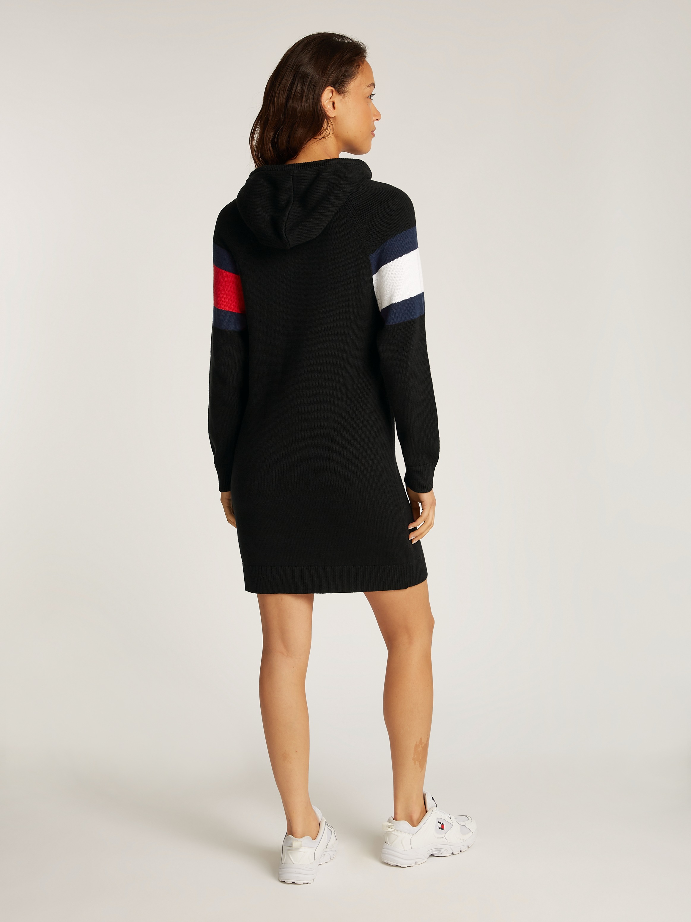 Tommy Jeans Strickkleid "TJW FLAG HOOD SWEATER DRESS EXT", mit Logo-Flag günstig online kaufen