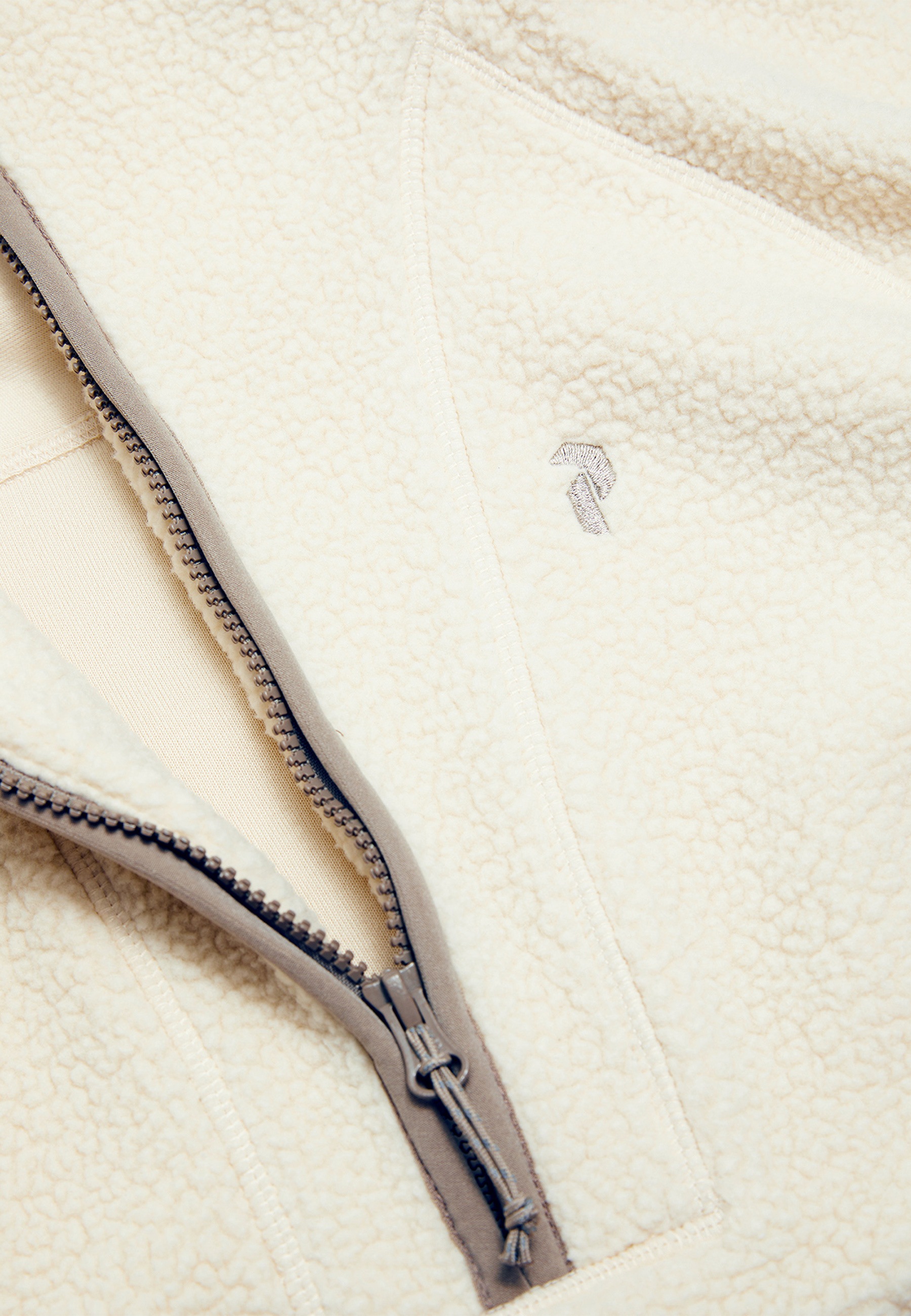 Peak Performance Fleecejacke »W Naturerush Pile Half Zip« mit sportivem Design