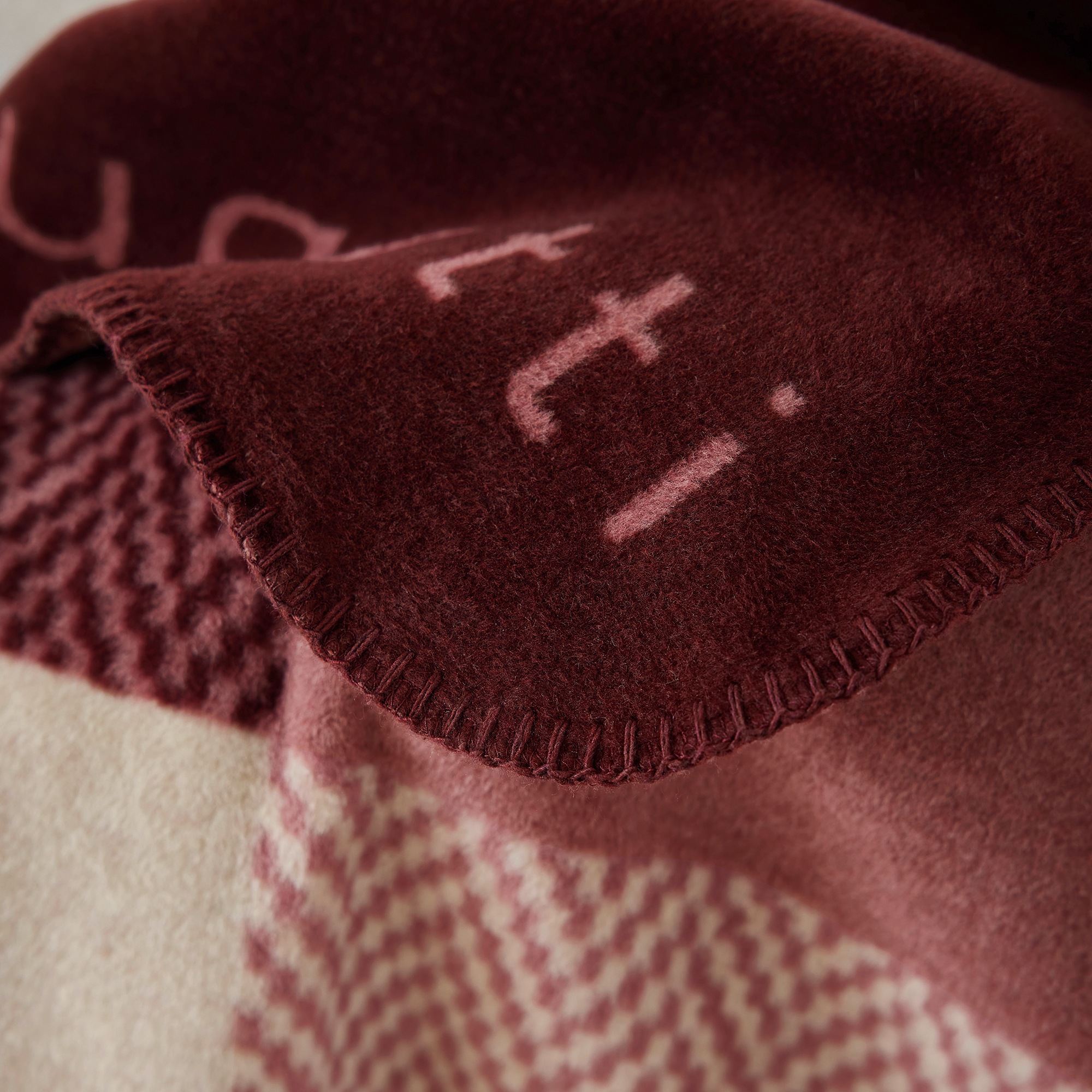 Thumbnail - bugatti Wohndecke "Wohndecke bugatti" mit modernem Patchwork-Design