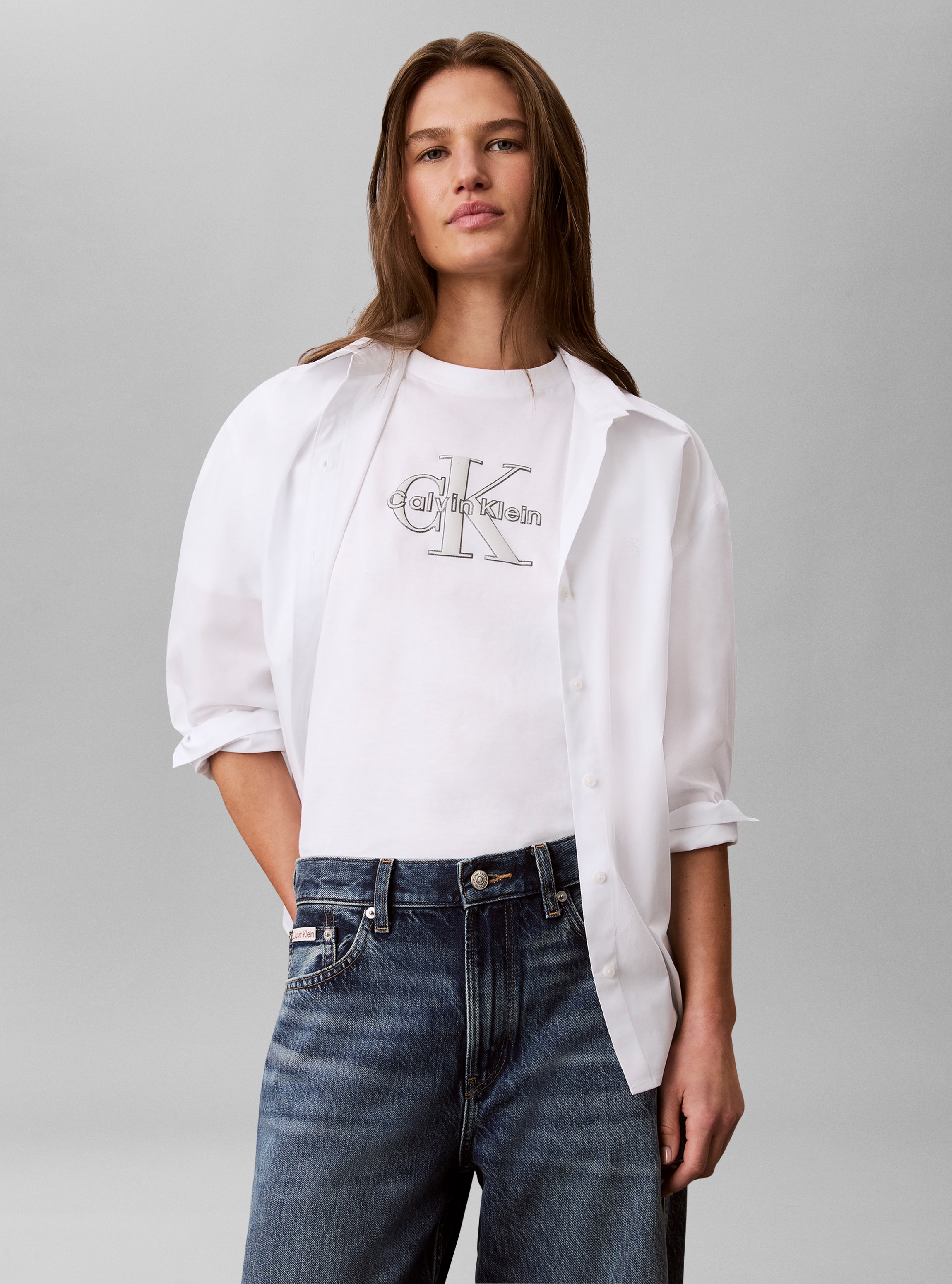 Calvin Klein Jeans T-Shirt Glitzer Logo, Regular Fit, Rundhalsausschnitt