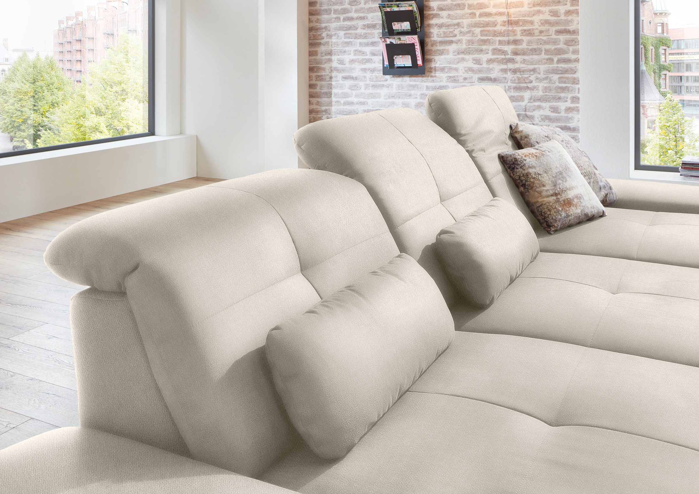 Die PlanBar Ecksofa »MP-IN16012 L-Form, mit Kaltschum-Polsterung«, inkl. Sitztiefenverstellung, wahlweise mit weiteren Funktionen