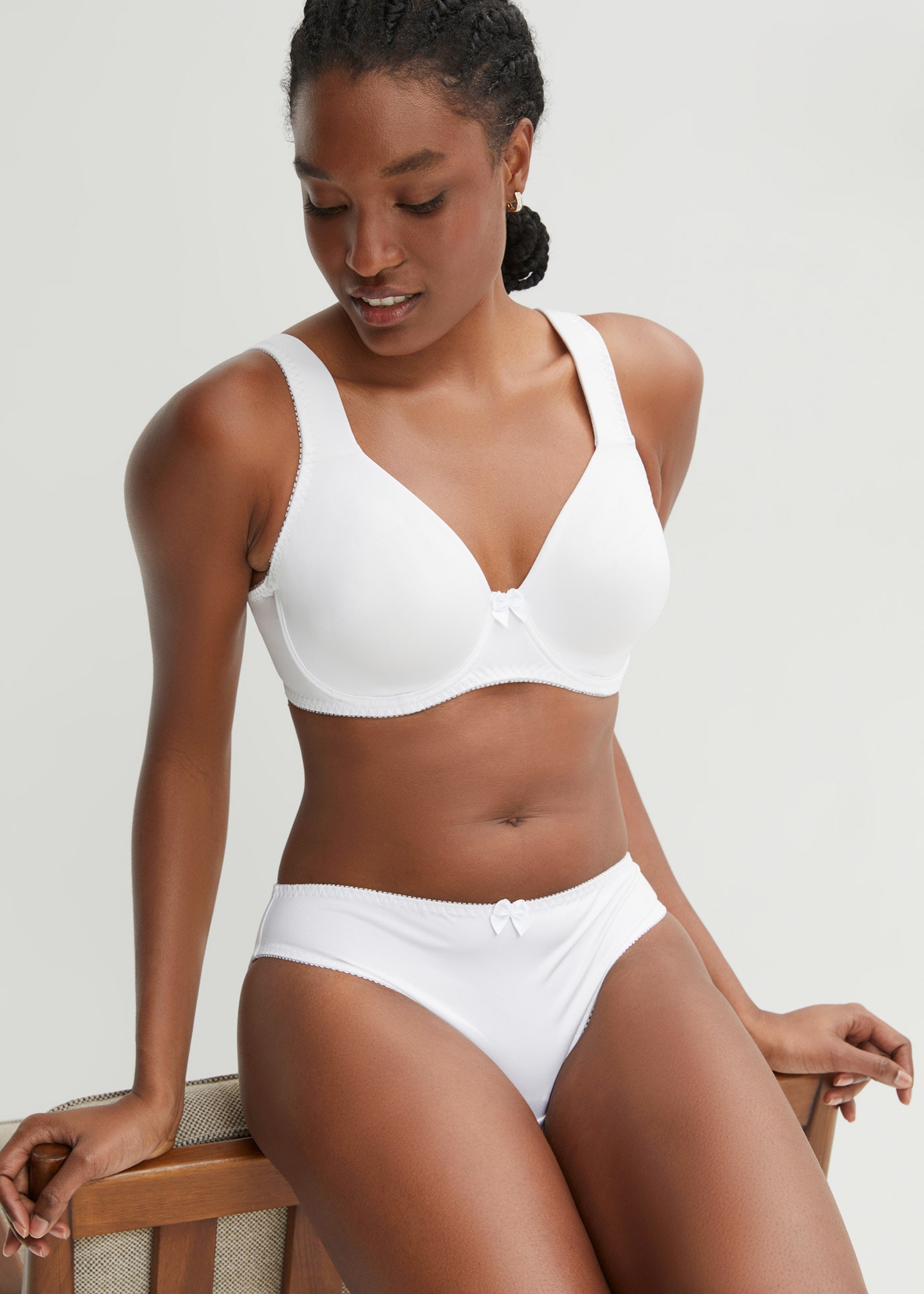 bonprix T-Shirt-BH »T-Shirt BH mit Bügel und Glanzeffekt (2er Pack)« Packung, 2, 2 Stk. T-Shirt BH mit Bügel und Glanzeffekt (2er Pack)