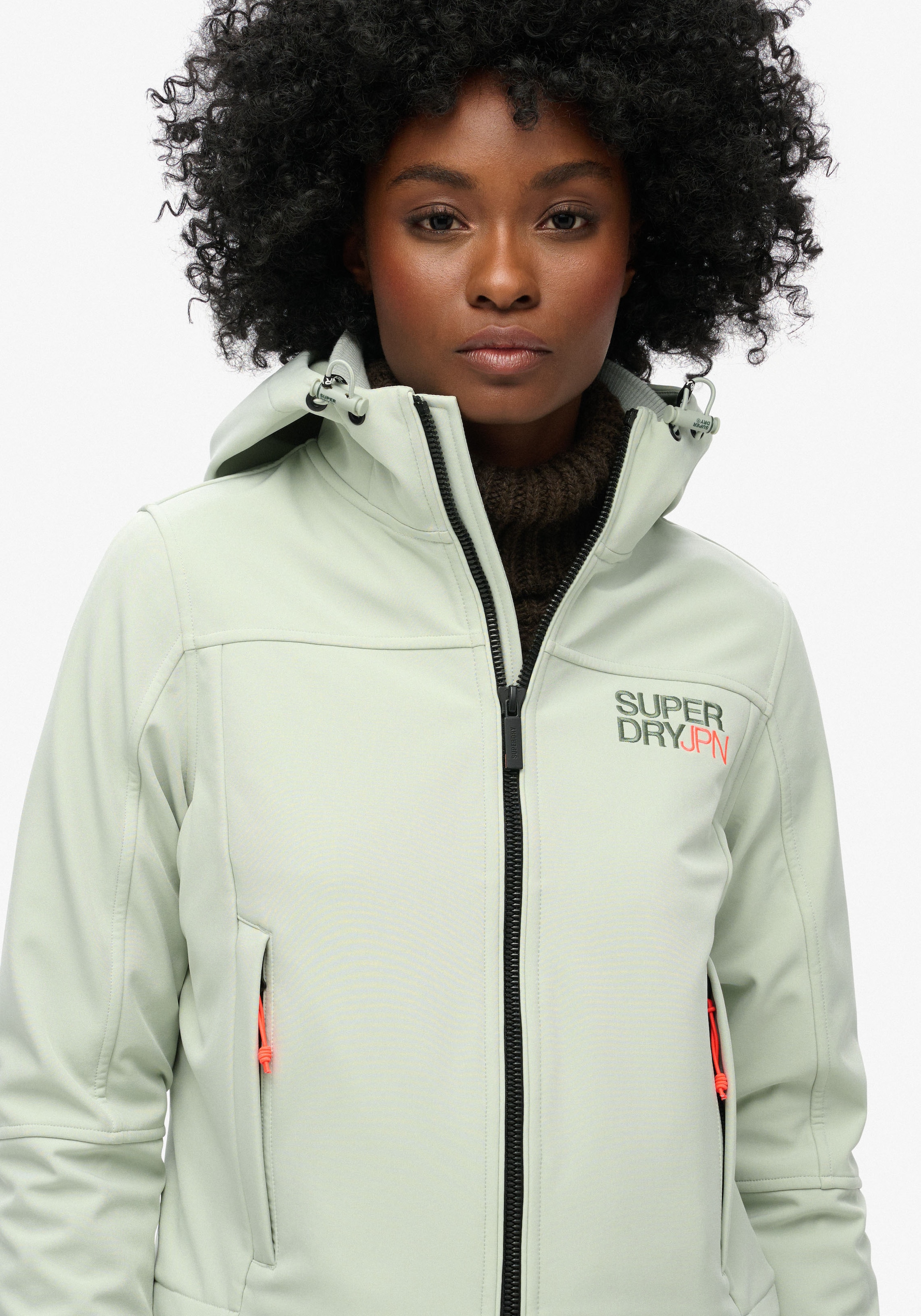 Superdry Outdoorjacke »HOODED SOFT SHELL TREKKER JKT«, mit Kapuze