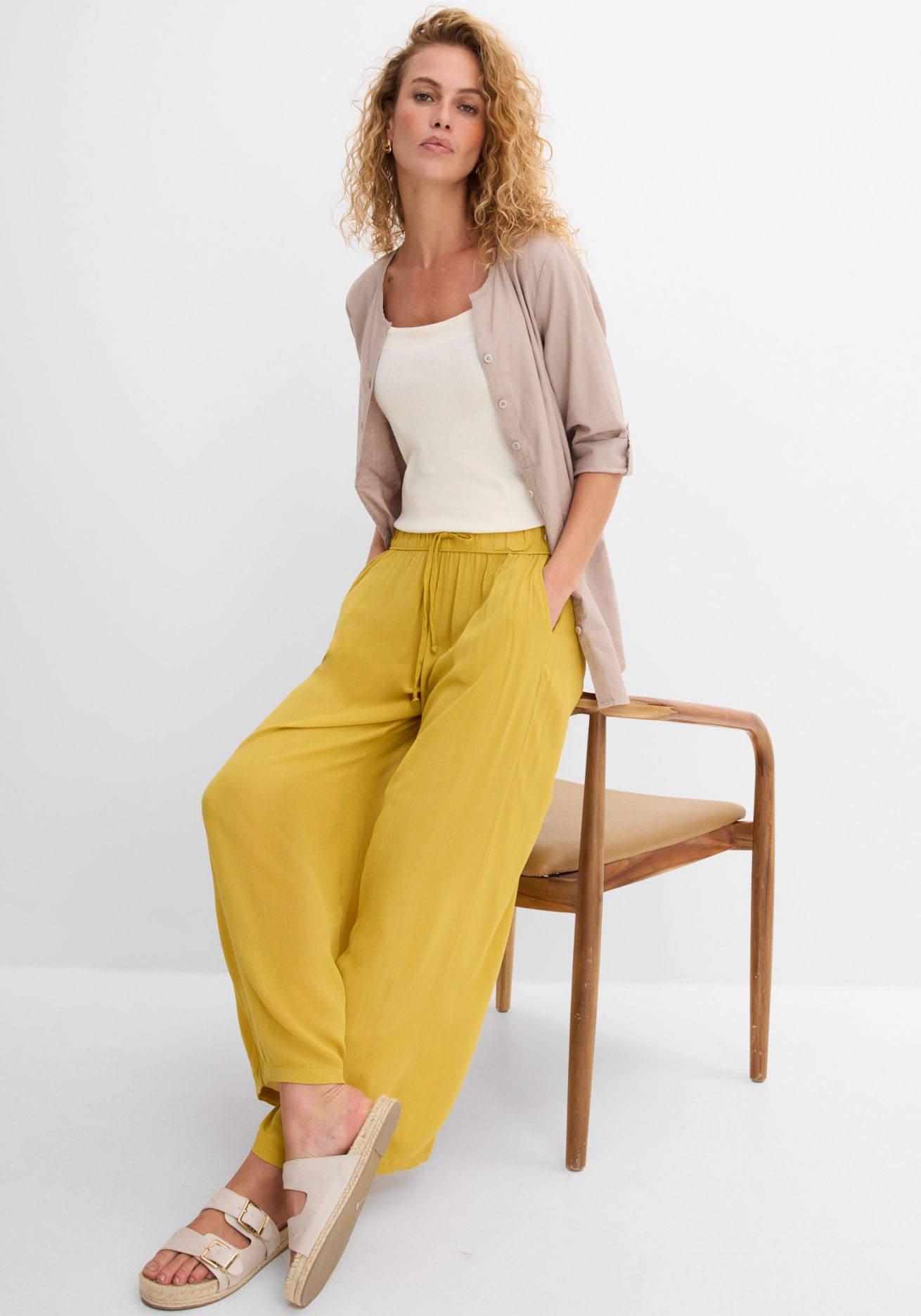 bonprix Marlene-Hose »Marlenehose aus fließender Viskose«  aus Viskose, lockere Passform, mit Bindeband, lässiger Stil