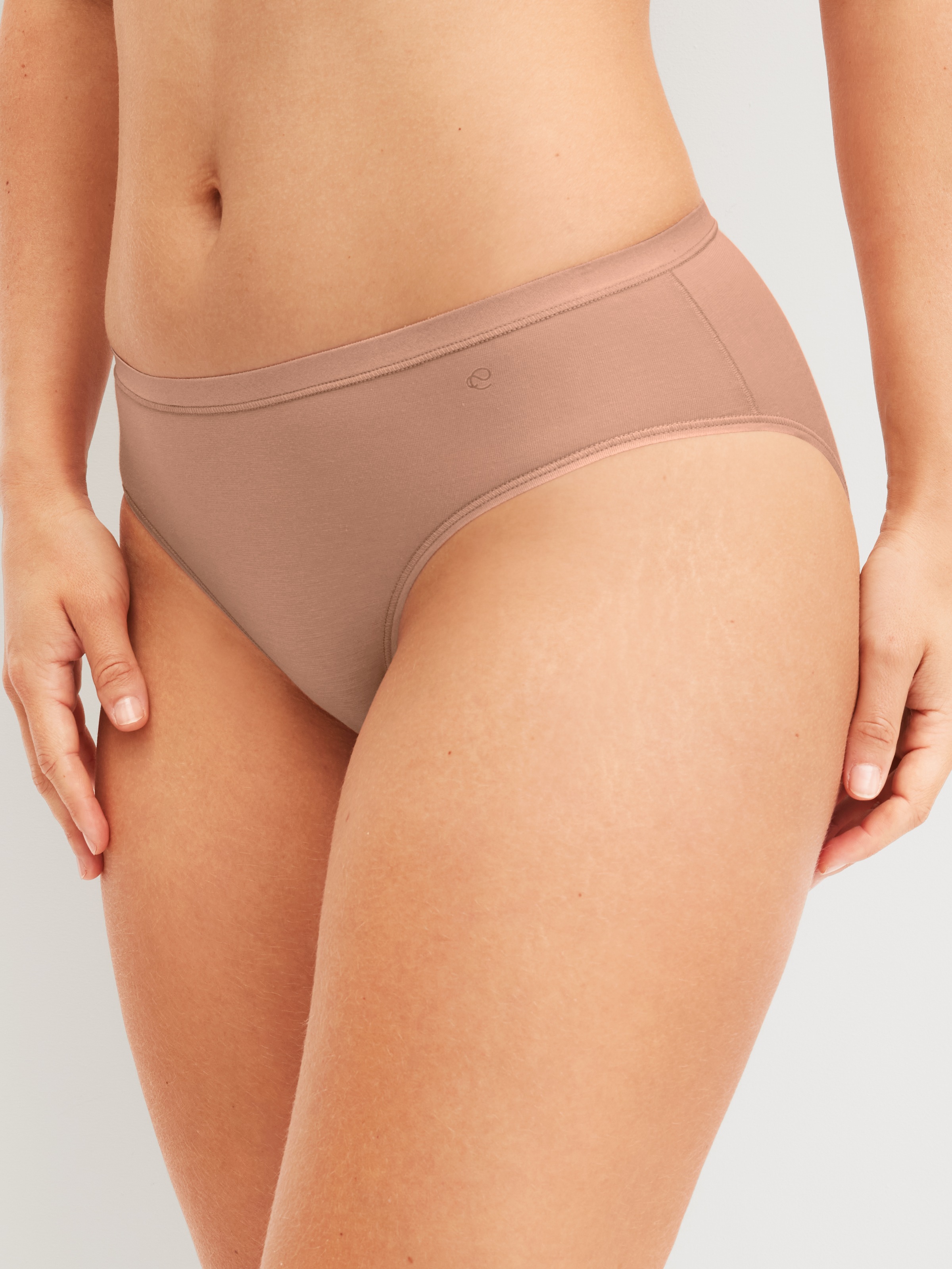 Slip CALIDA "Natural Comfort", Damen, Gr. L (48/50), timeless taupe, Single Jersey, Obermaterial: 92% Baumwolle, 8% Elasthan, normal, Unterhosen Slip, Regular Cut, elastisch, weich, Single Jersey Qualität, pillingarm 6