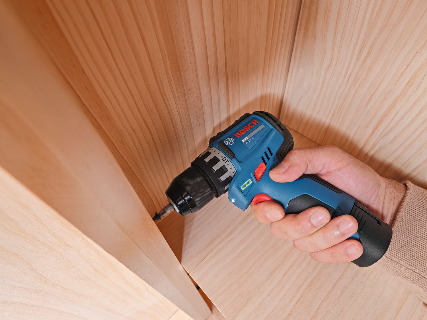 Bosch Professional Akku-Schrauber »GSR12V-31, 2x GBA12V-20, Schrauberbit-Set, in Werkzeugtasche« Set,  Inkl. Akku und Ladegerät
